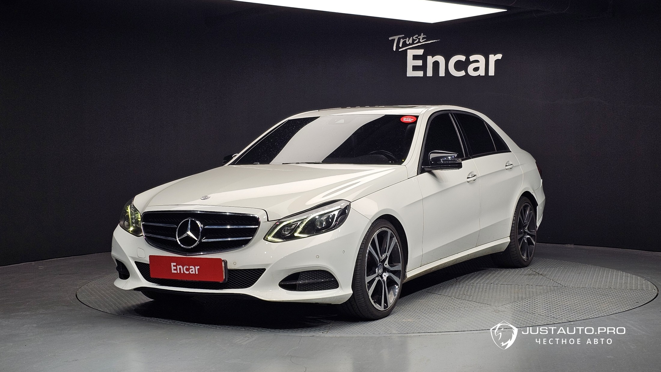 Автомобиль Mercedes-Benz E-Class