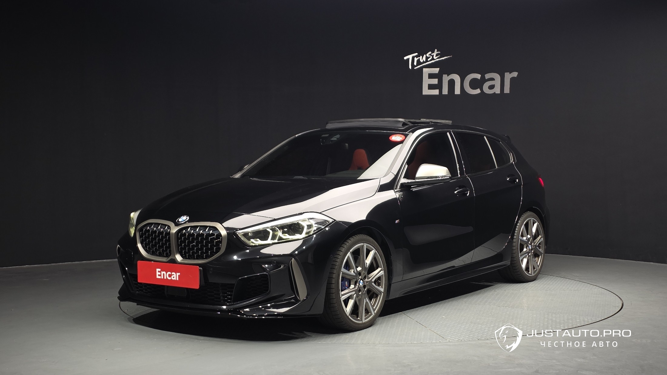 Автомобиль BMW 1-Series