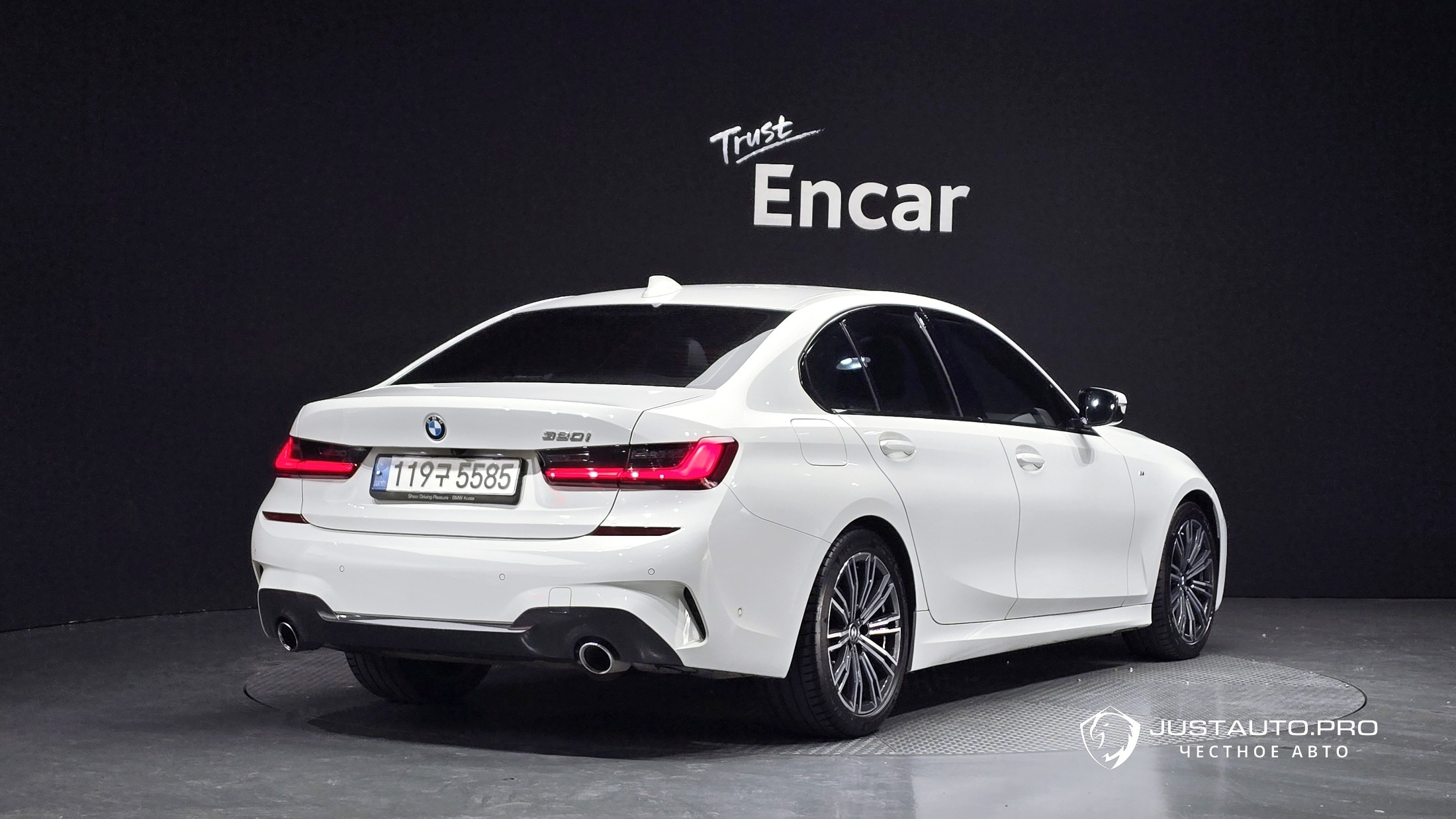 Автомобиль BMW 3-Series