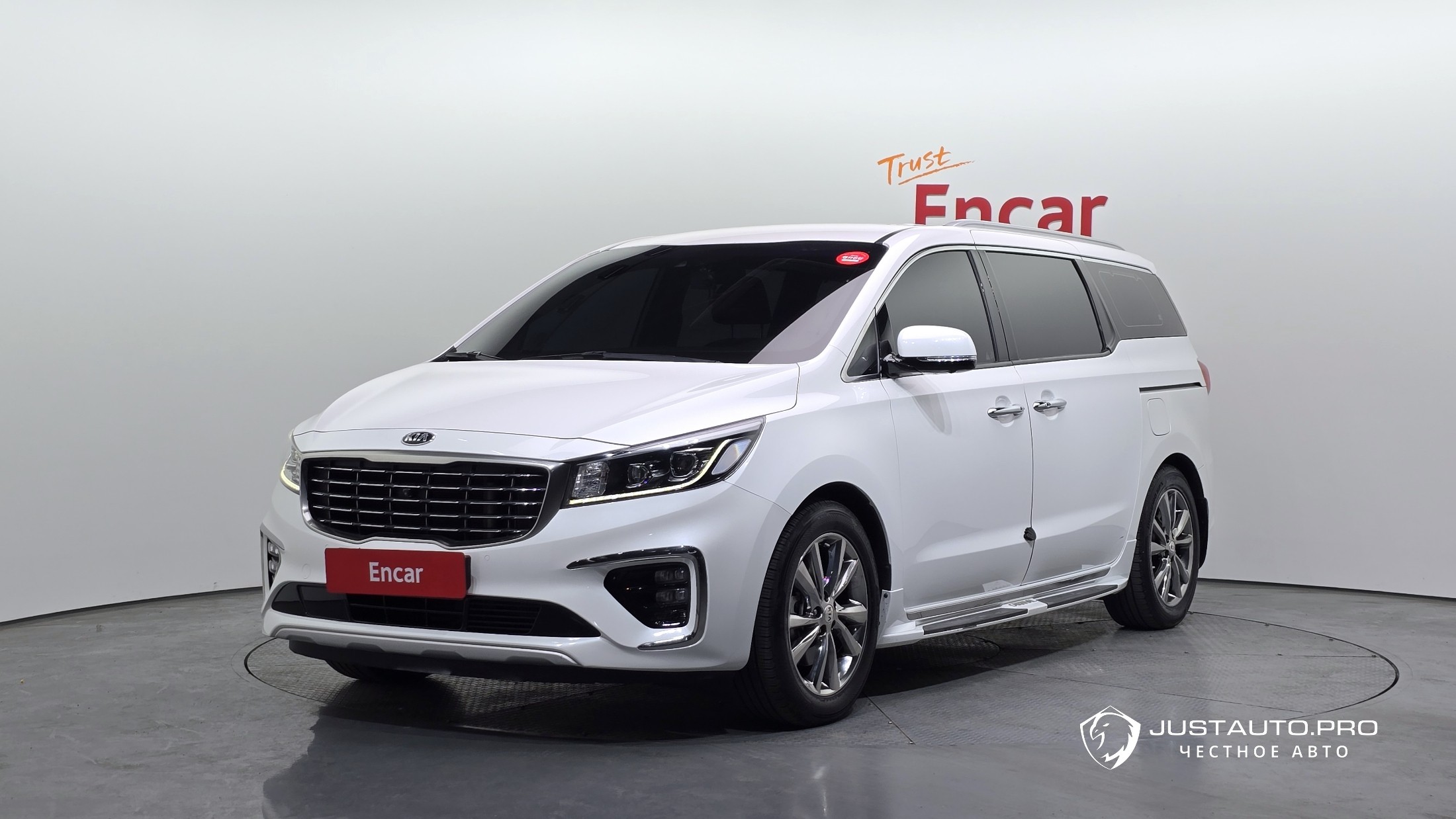 Автомобиль Kia Canival