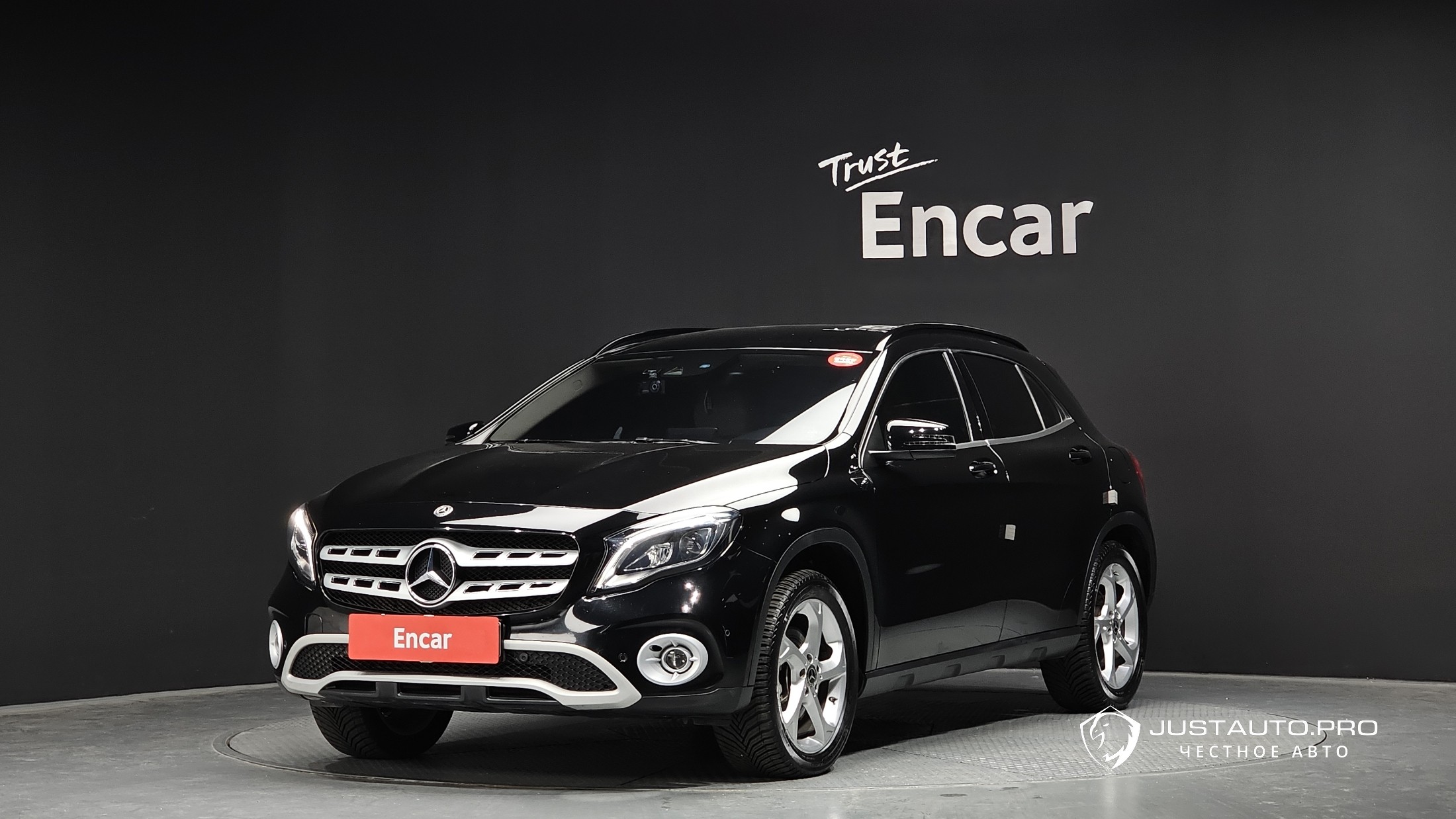Автомобиль Mercedes-Benz GLA-Class