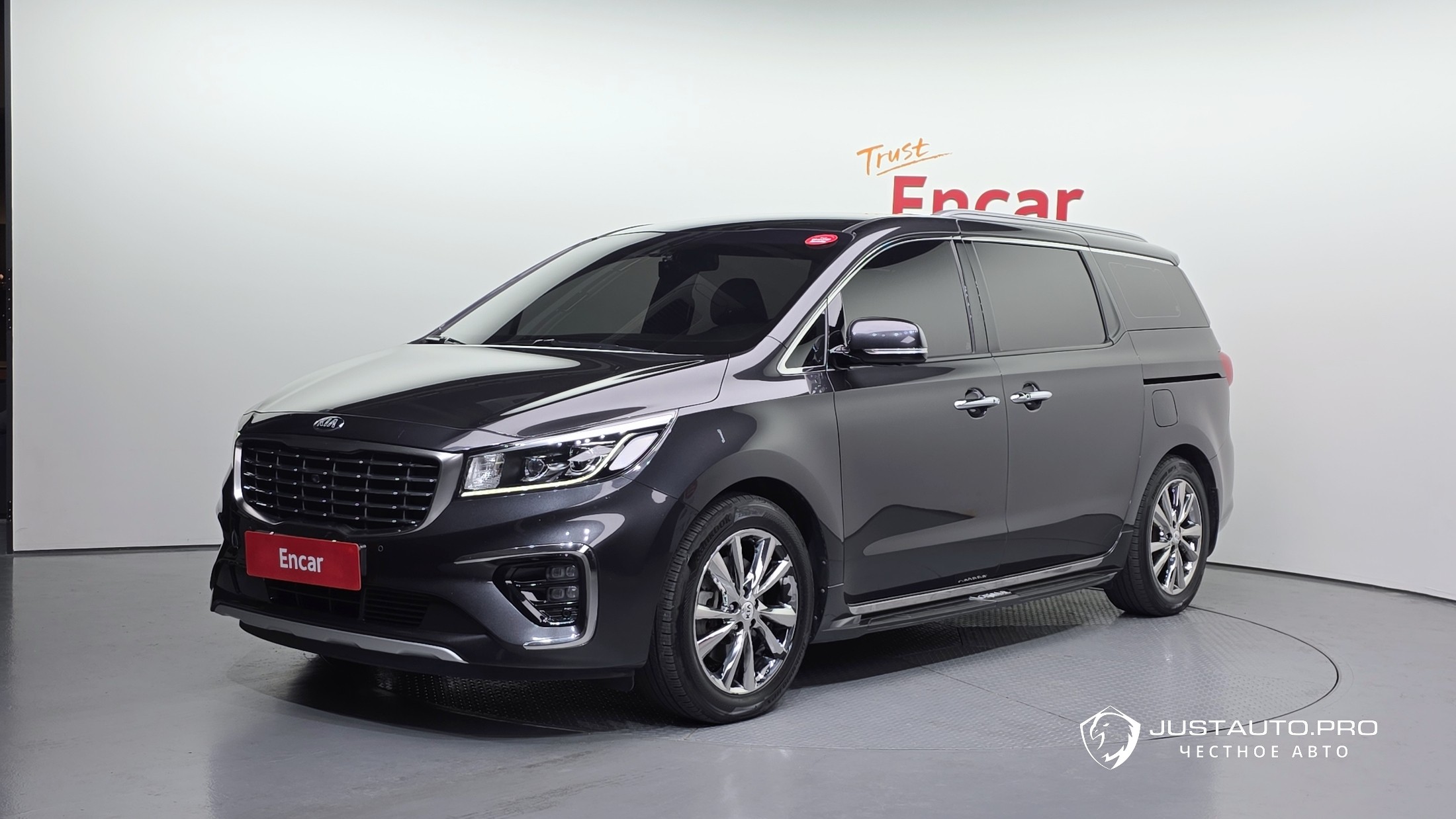 Автомобиль Kia Canival