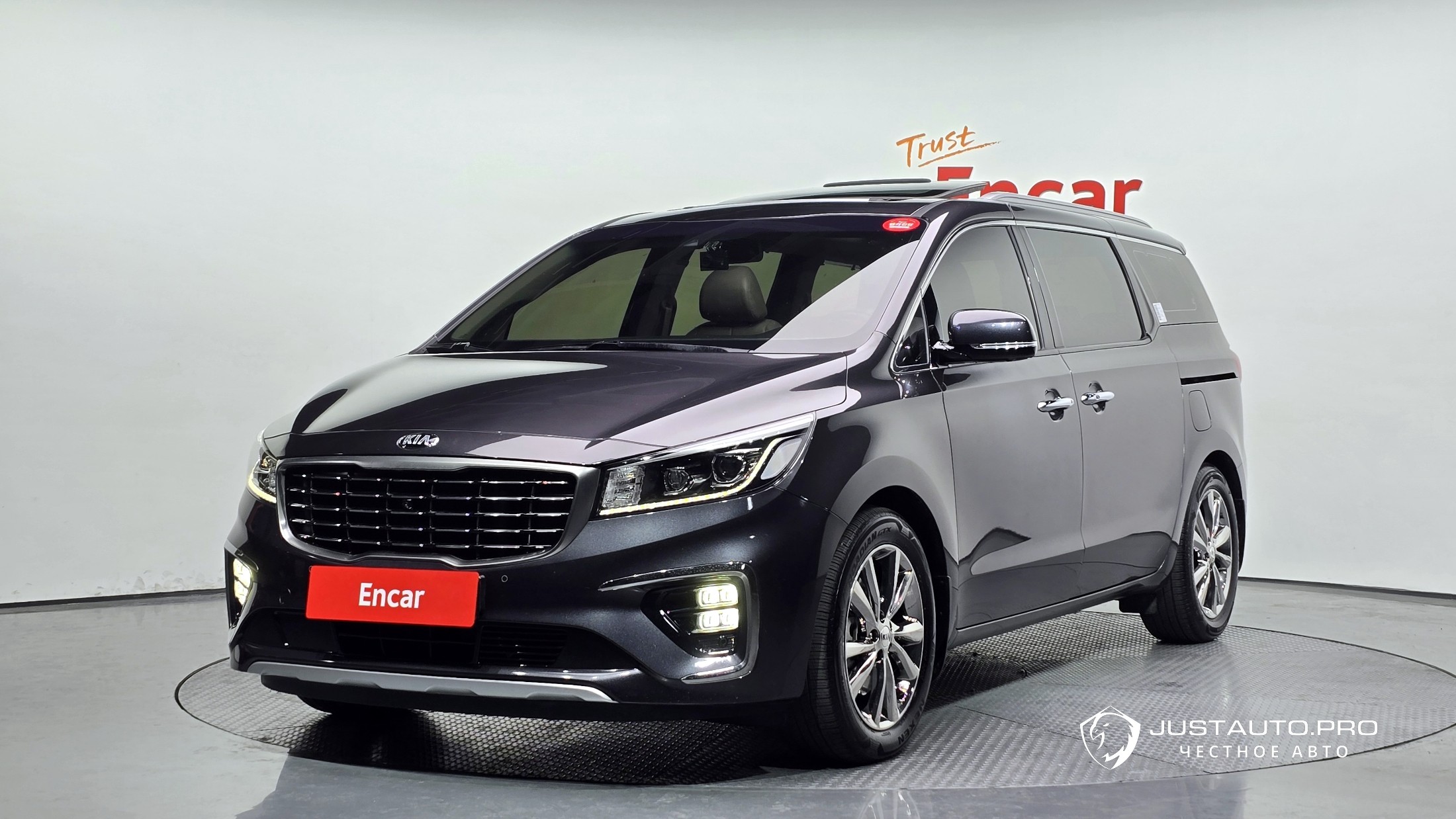Автомобиль Kia Canival