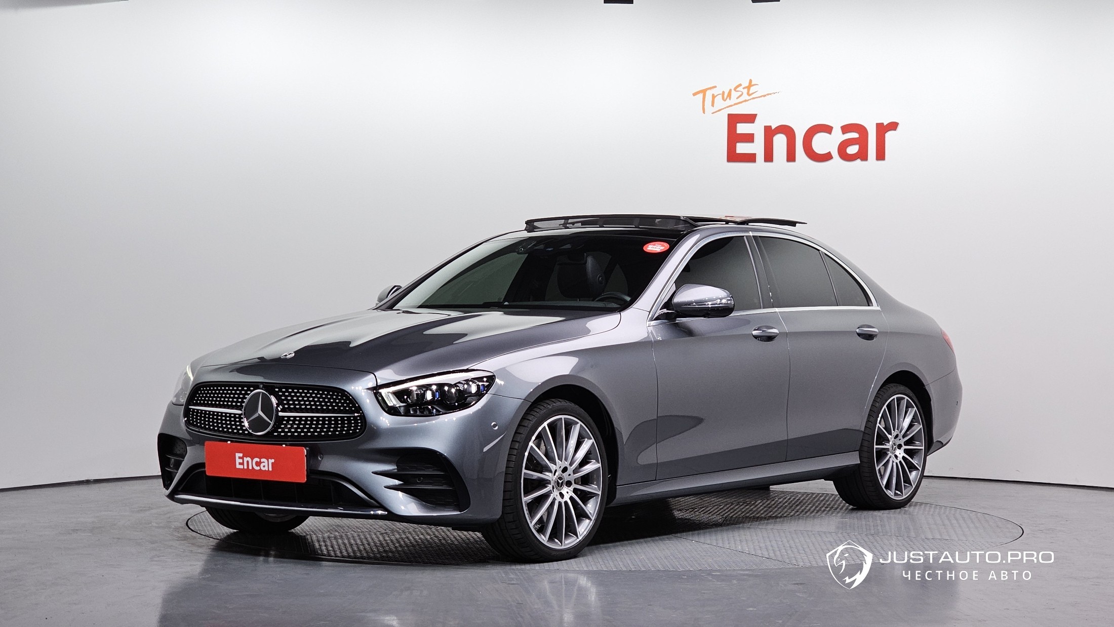 Автомобиль Mercedes-Benz E-Class