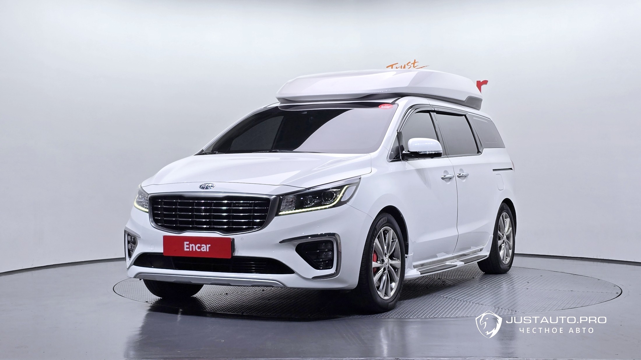 Автомобиль Kia Canival