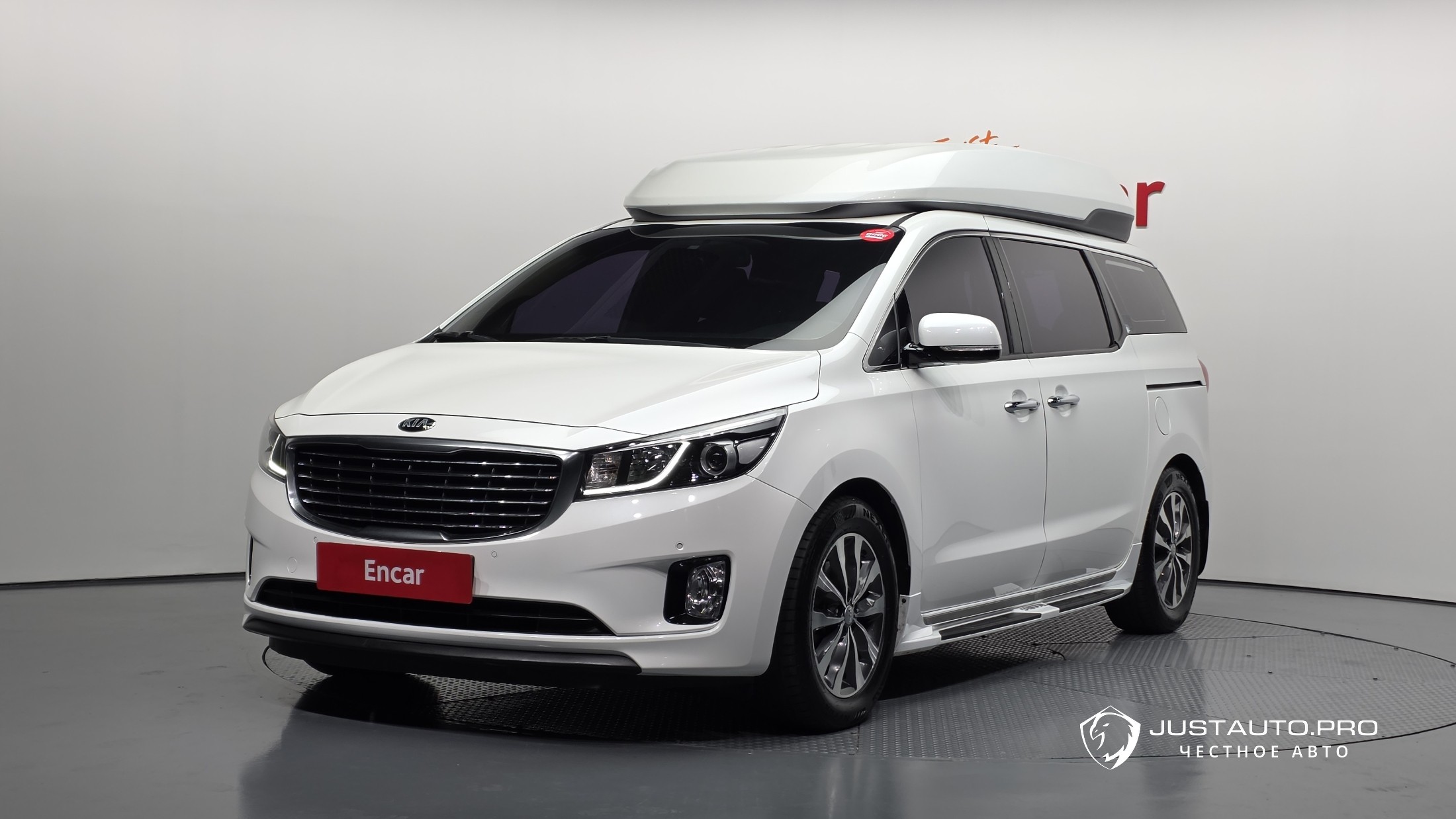 Автомобиль Kia Canival