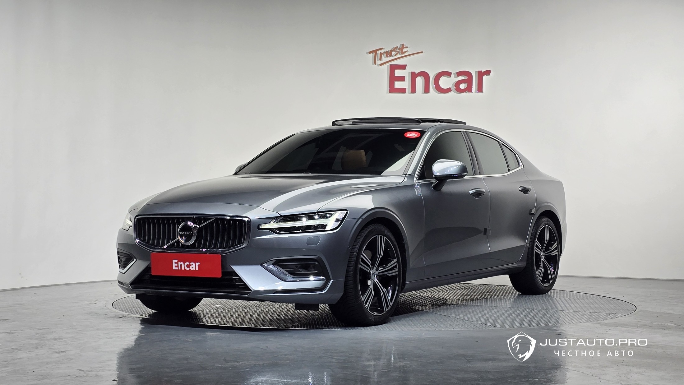 Автомобиль Volvo S60