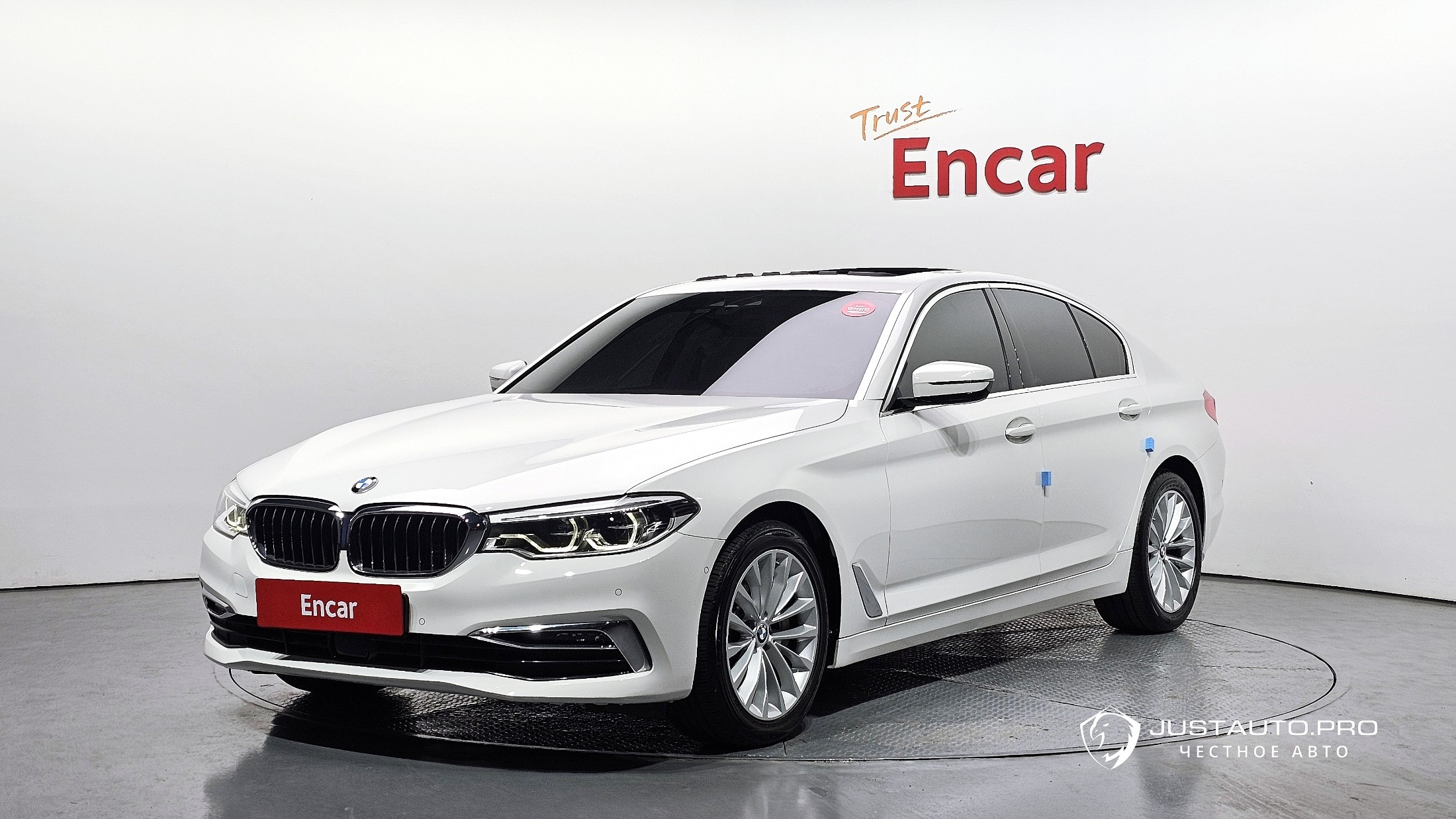 Автомобиль BMW 5-Series