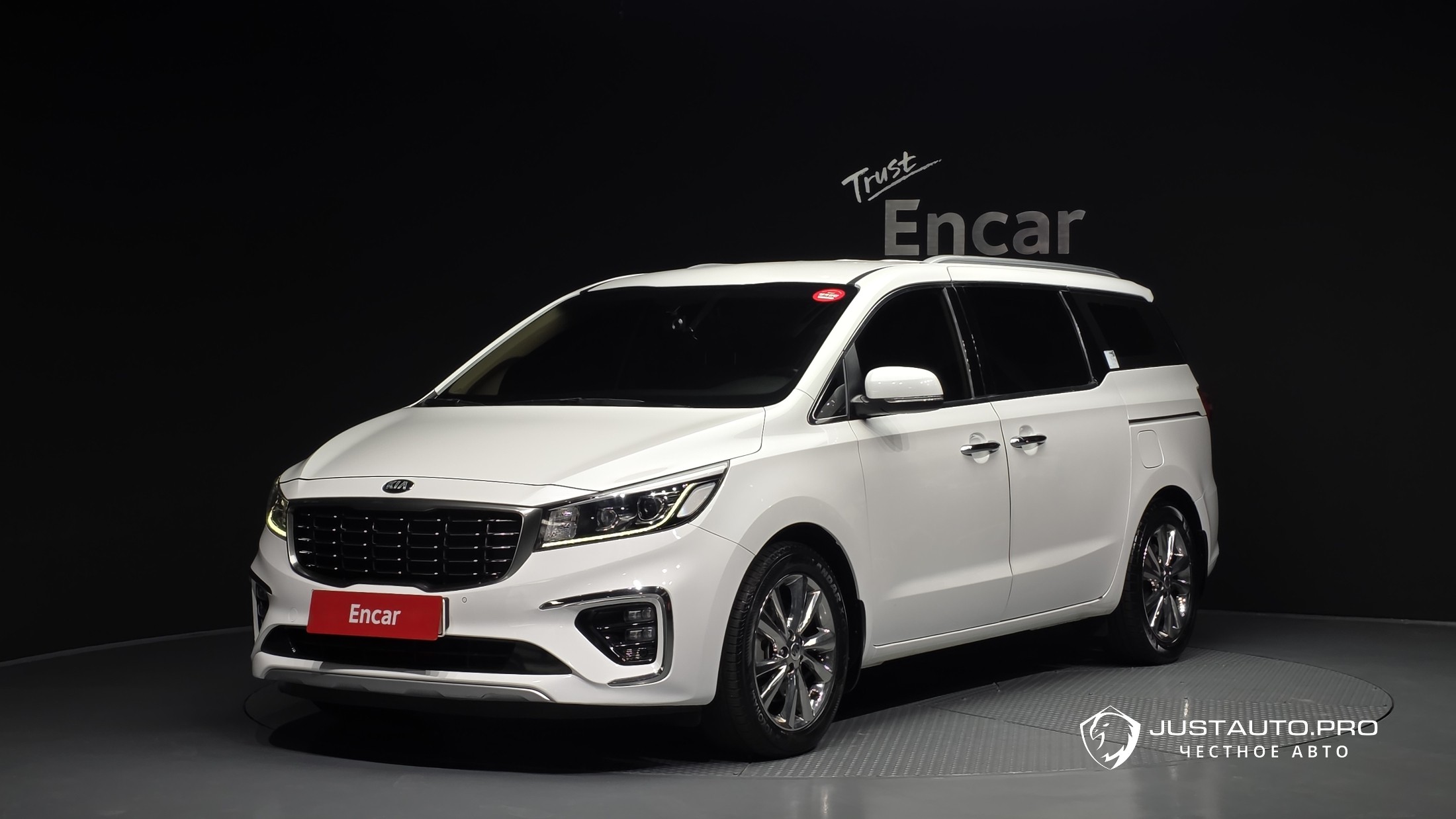 Автомобиль Kia Canival