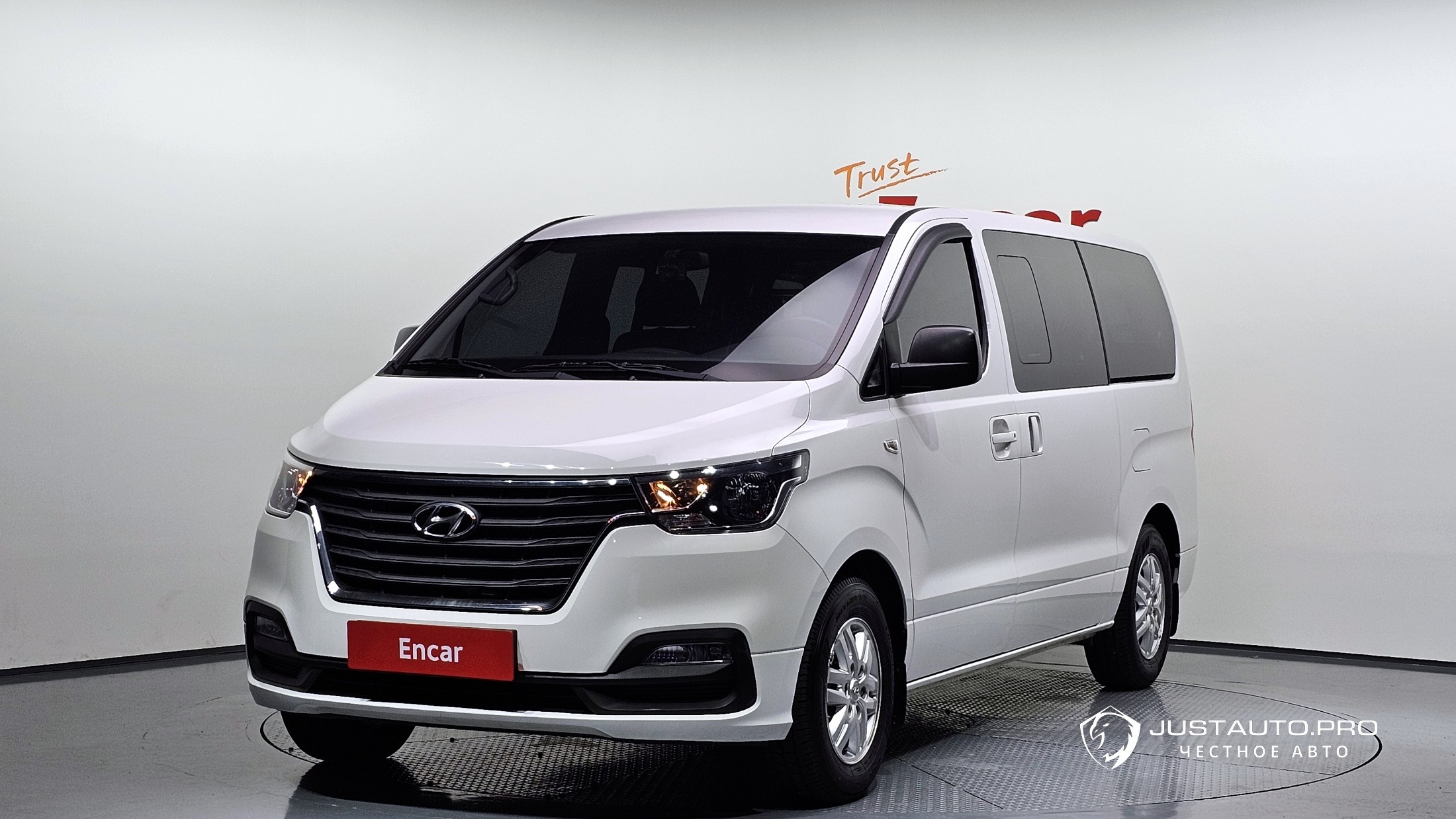 Автомобиль Hyundai Starex