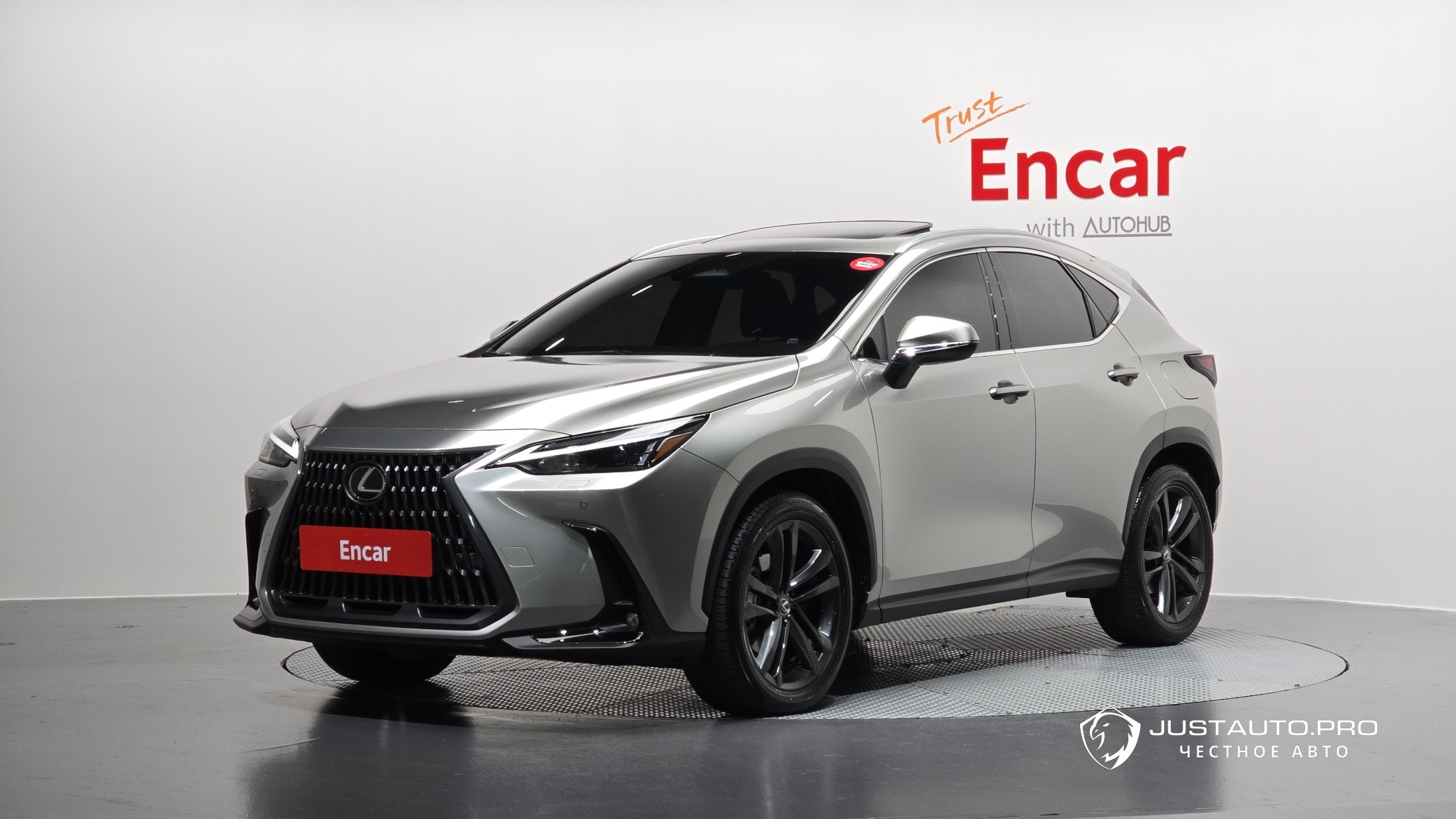 Автомобиль Lexus NX