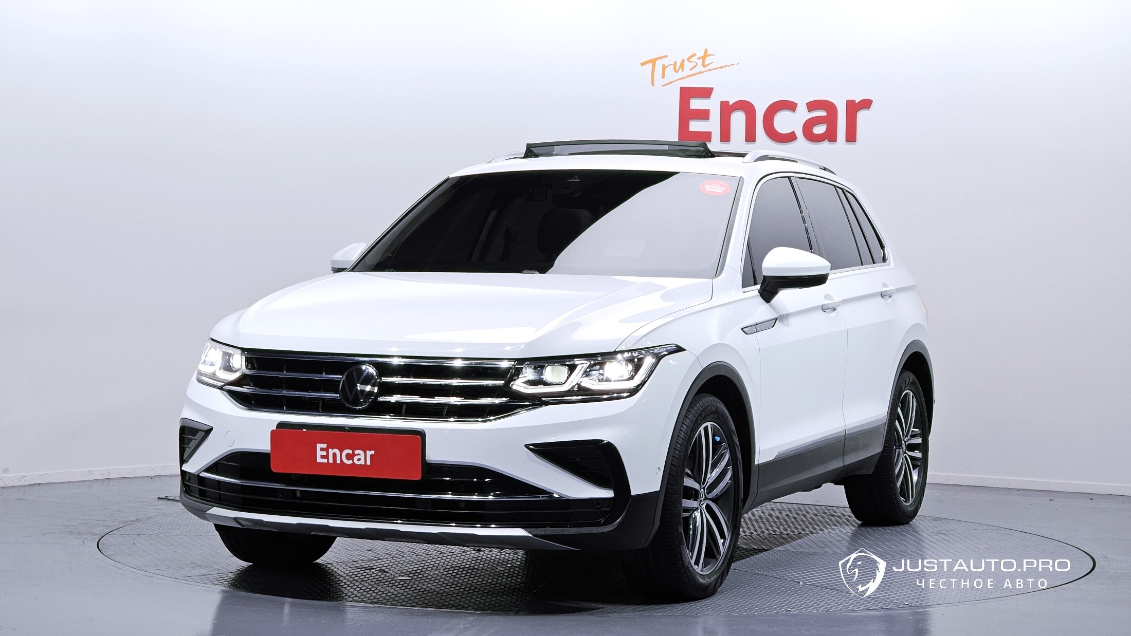 Автомобиль Volkswagen Tiguan