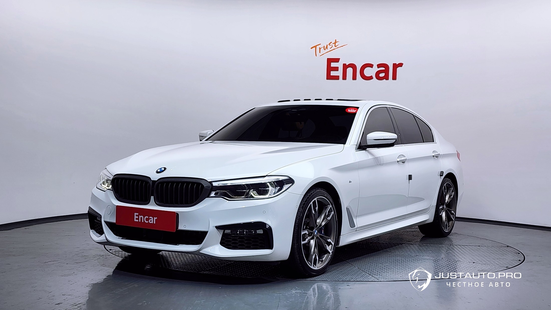 Автомобиль BMW 5-Series