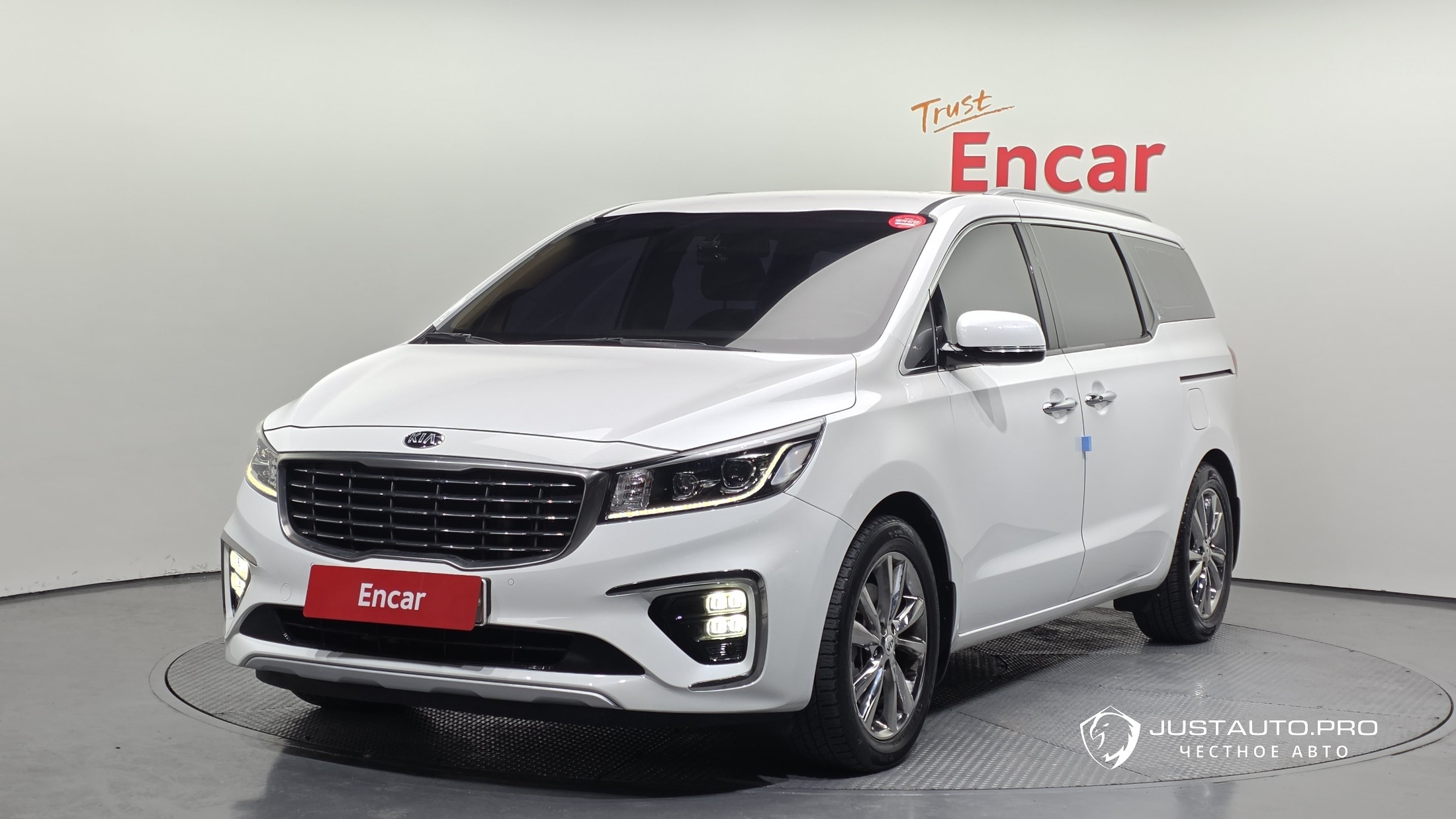 Автомобиль Kia Canival