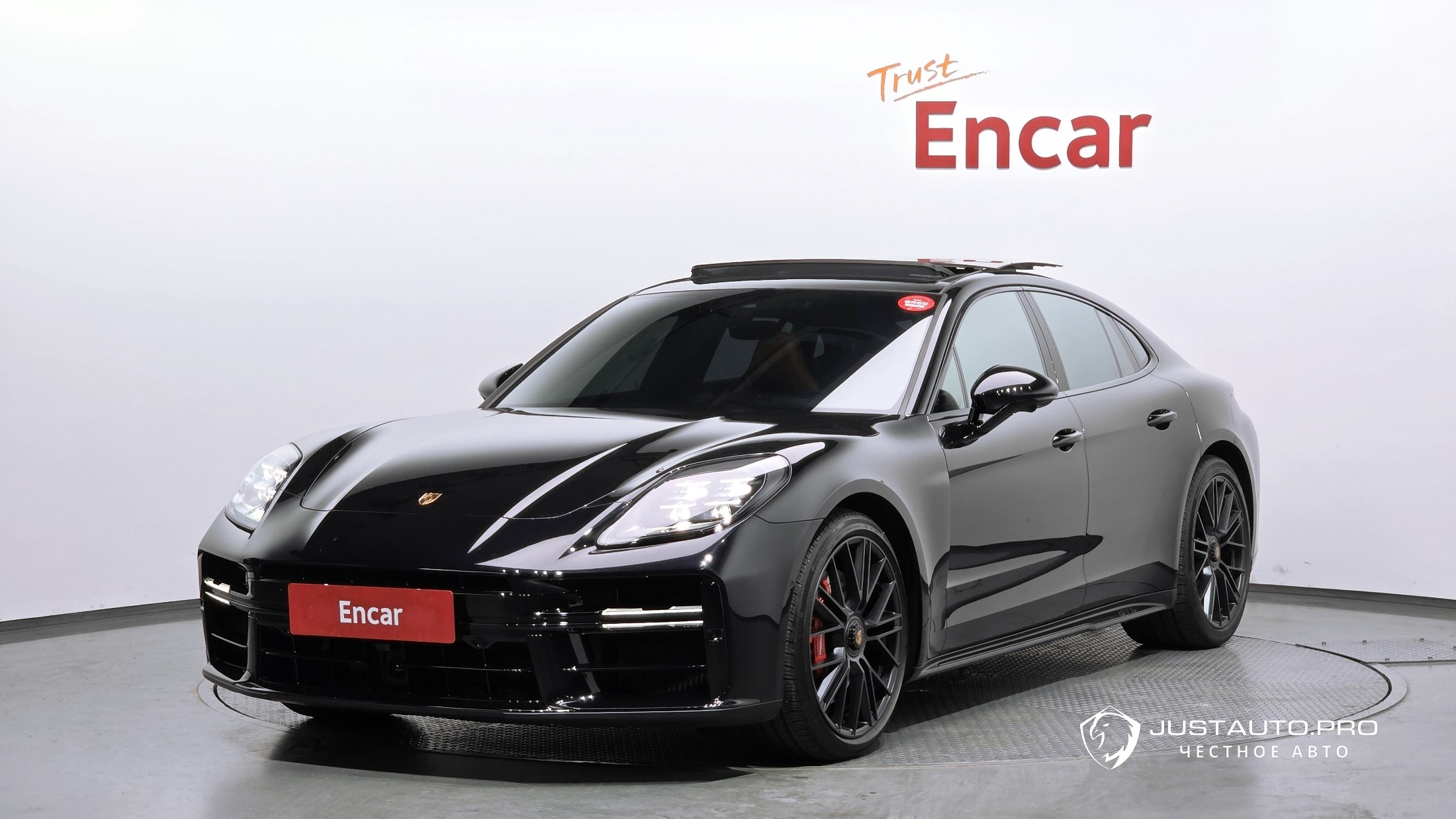 Автомобиль Porsche Panamera