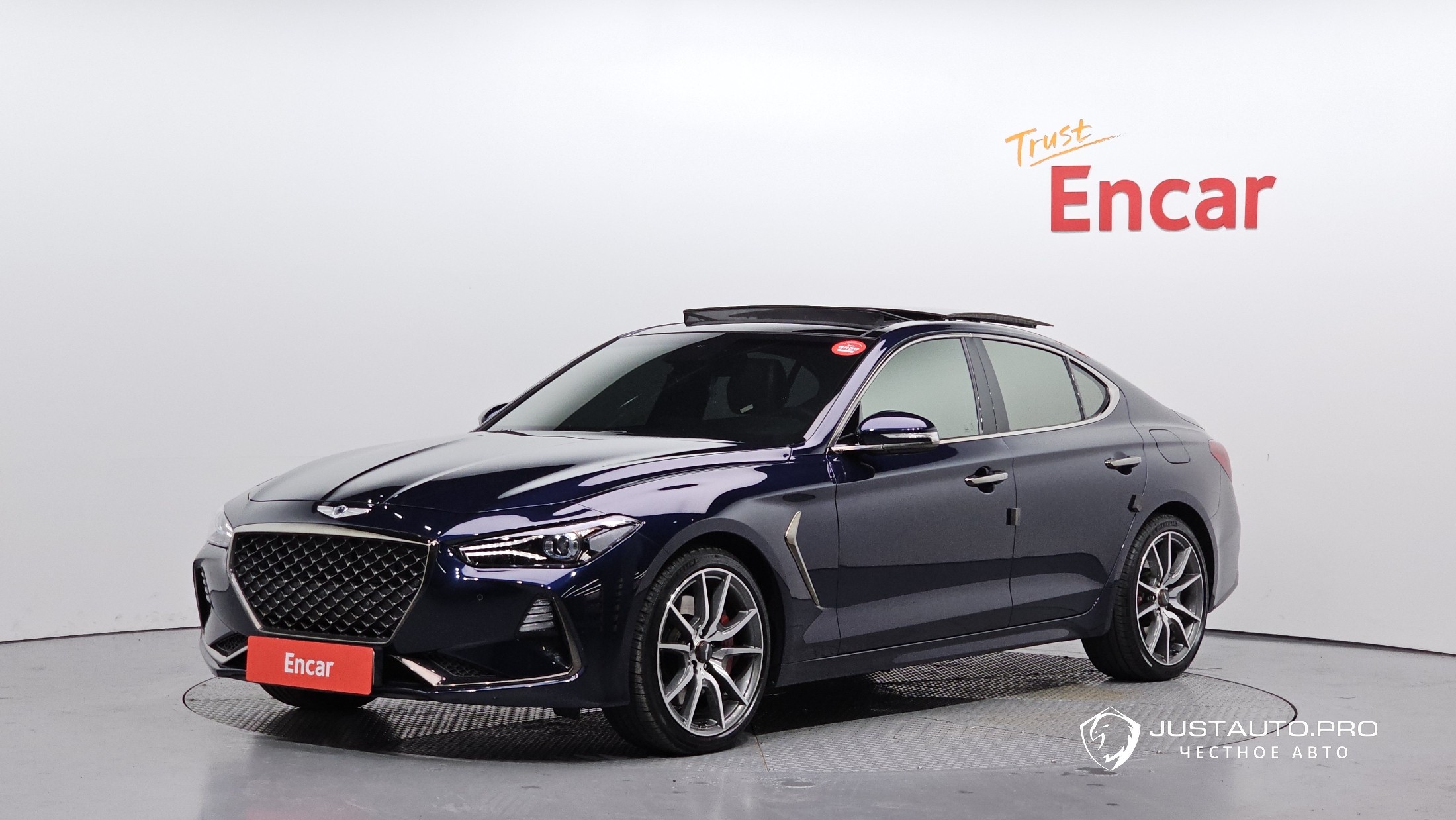 Автомобиль Genesis G70