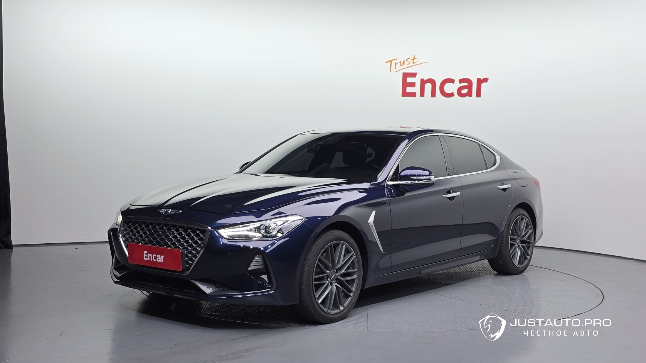 Автомобиль Genesis G70