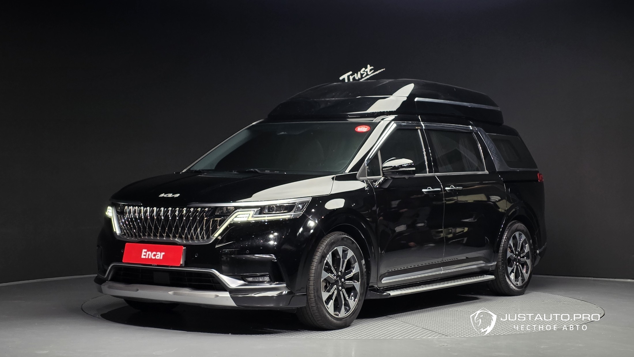 Автомобиль Kia Canival