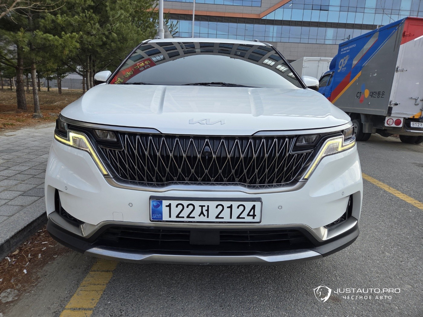 Автомобиль Kia Canival