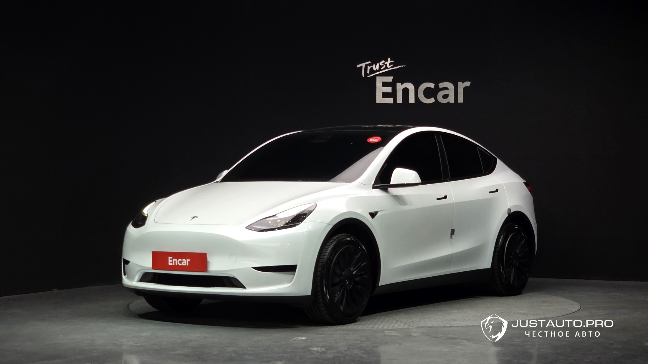Автомобиль Tesla Model Y