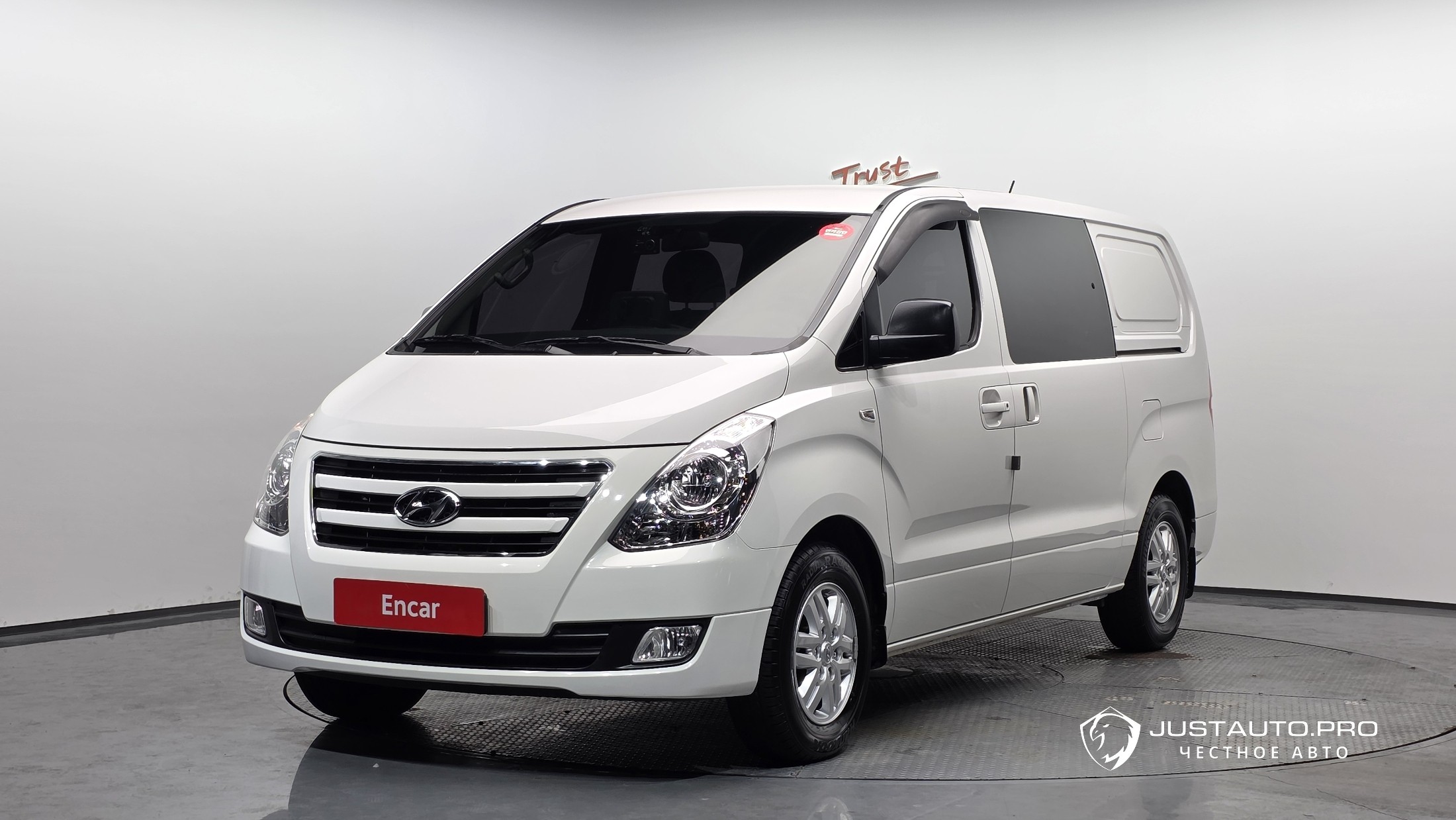 Автомобиль Hyundai Starex