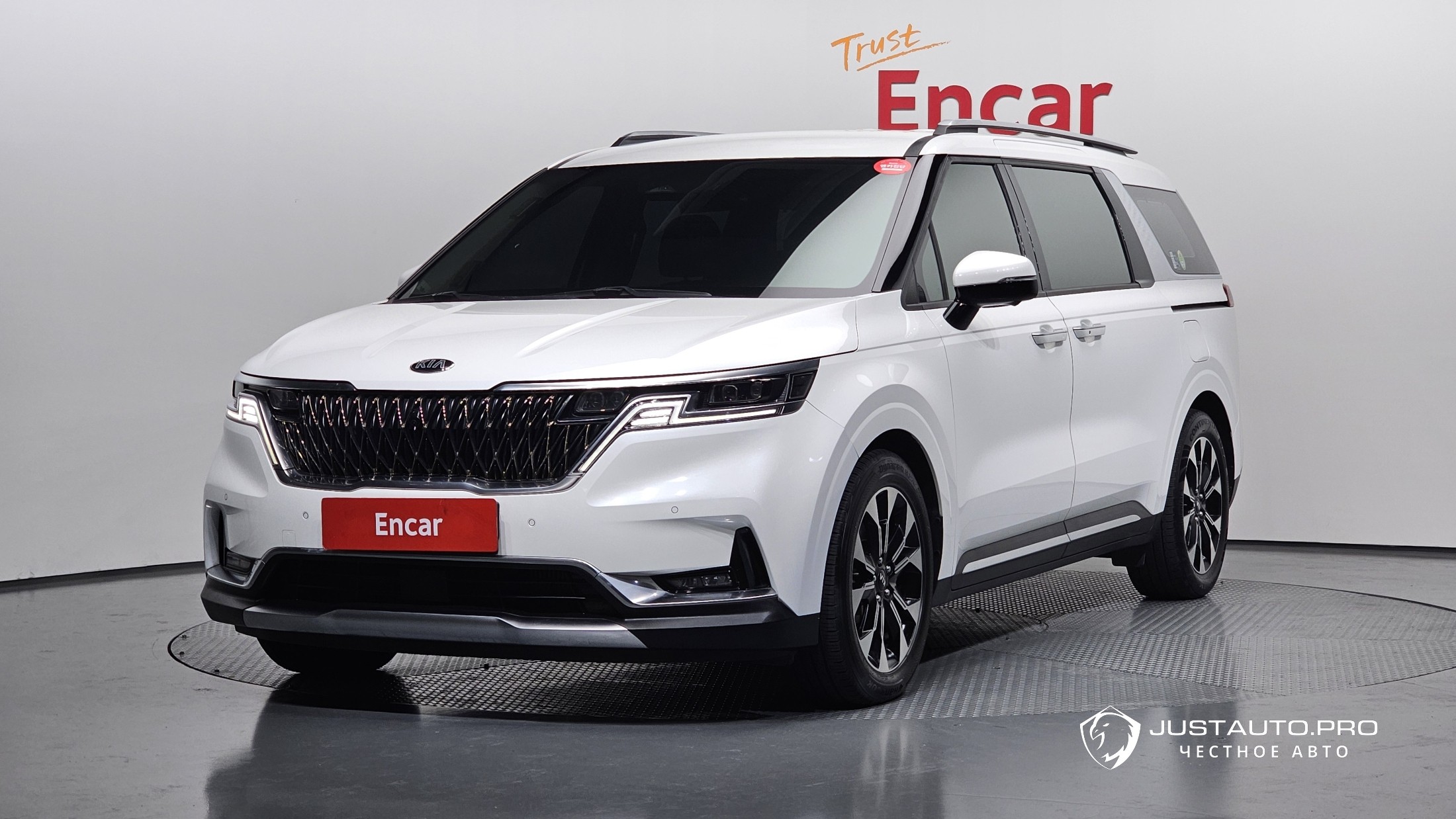 Автомобиль Kia Canival