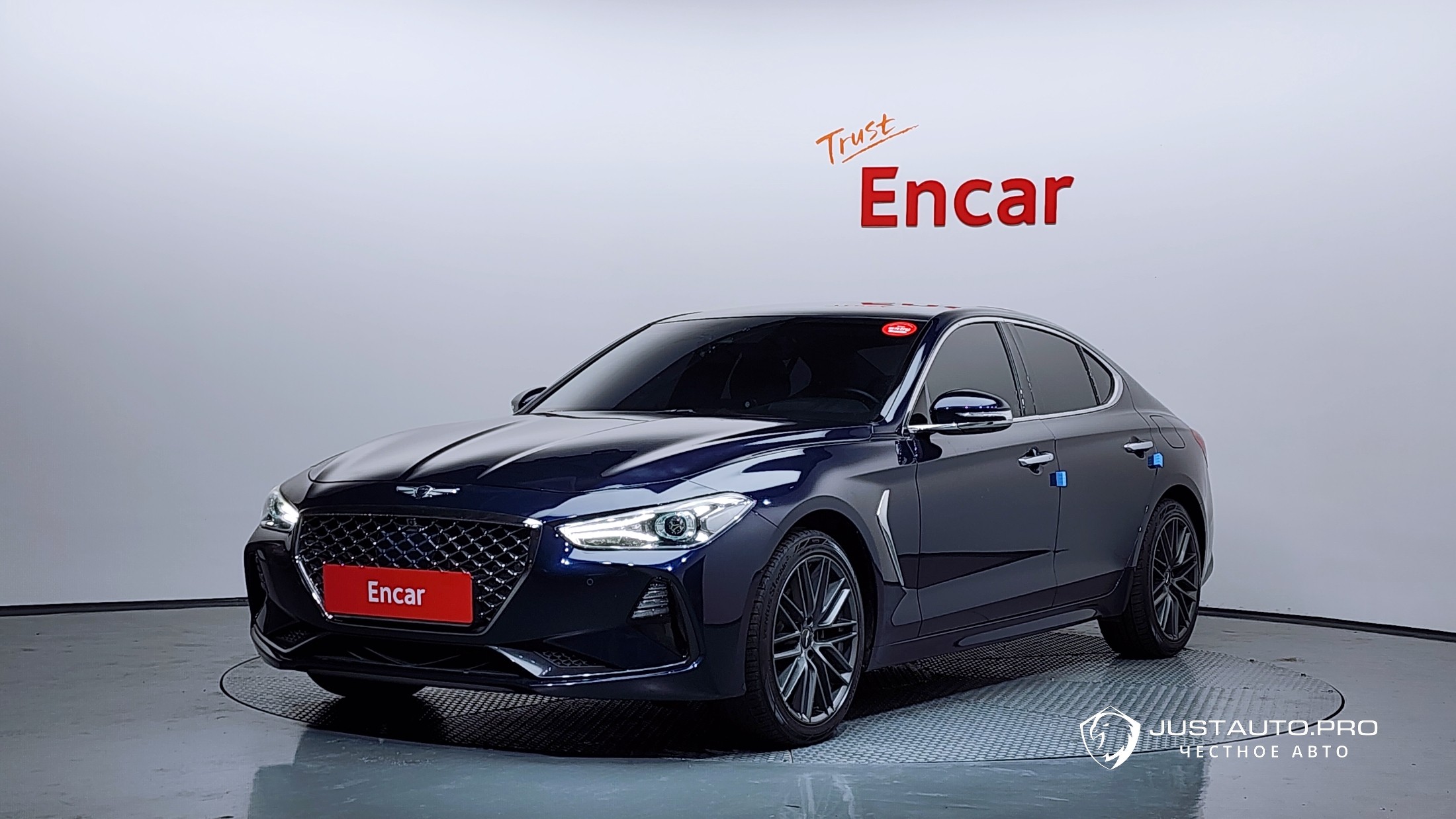 Автомобиль Genesis G70