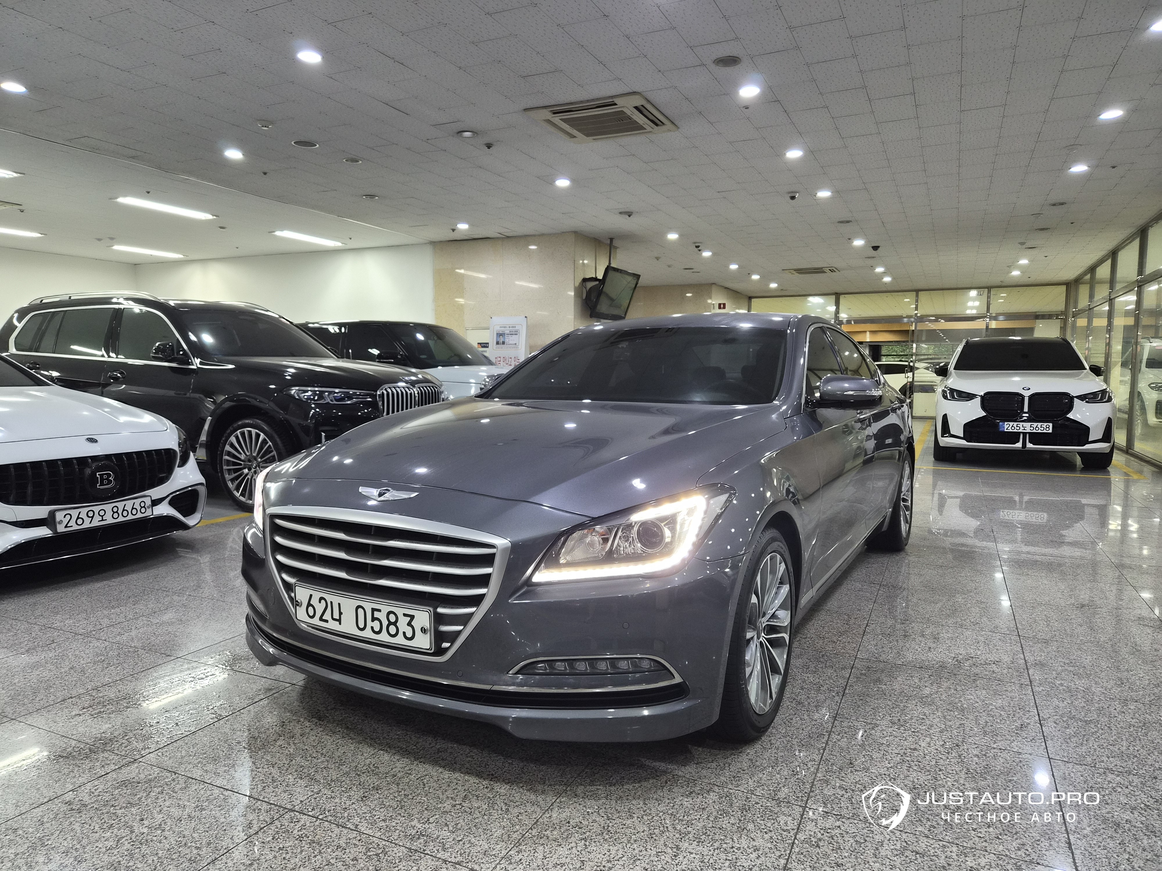 Автомобиль Hyundai Genesis