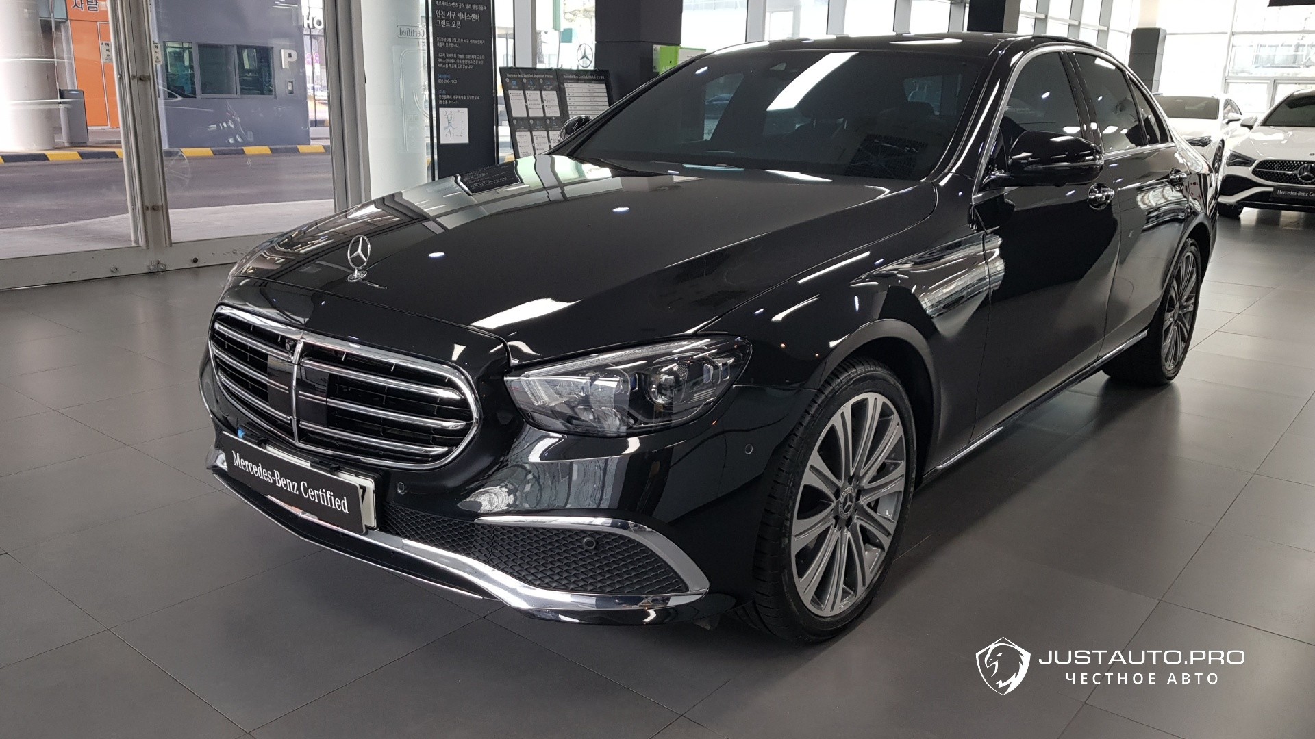 Автомобиль Mercedes-Benz E-Class