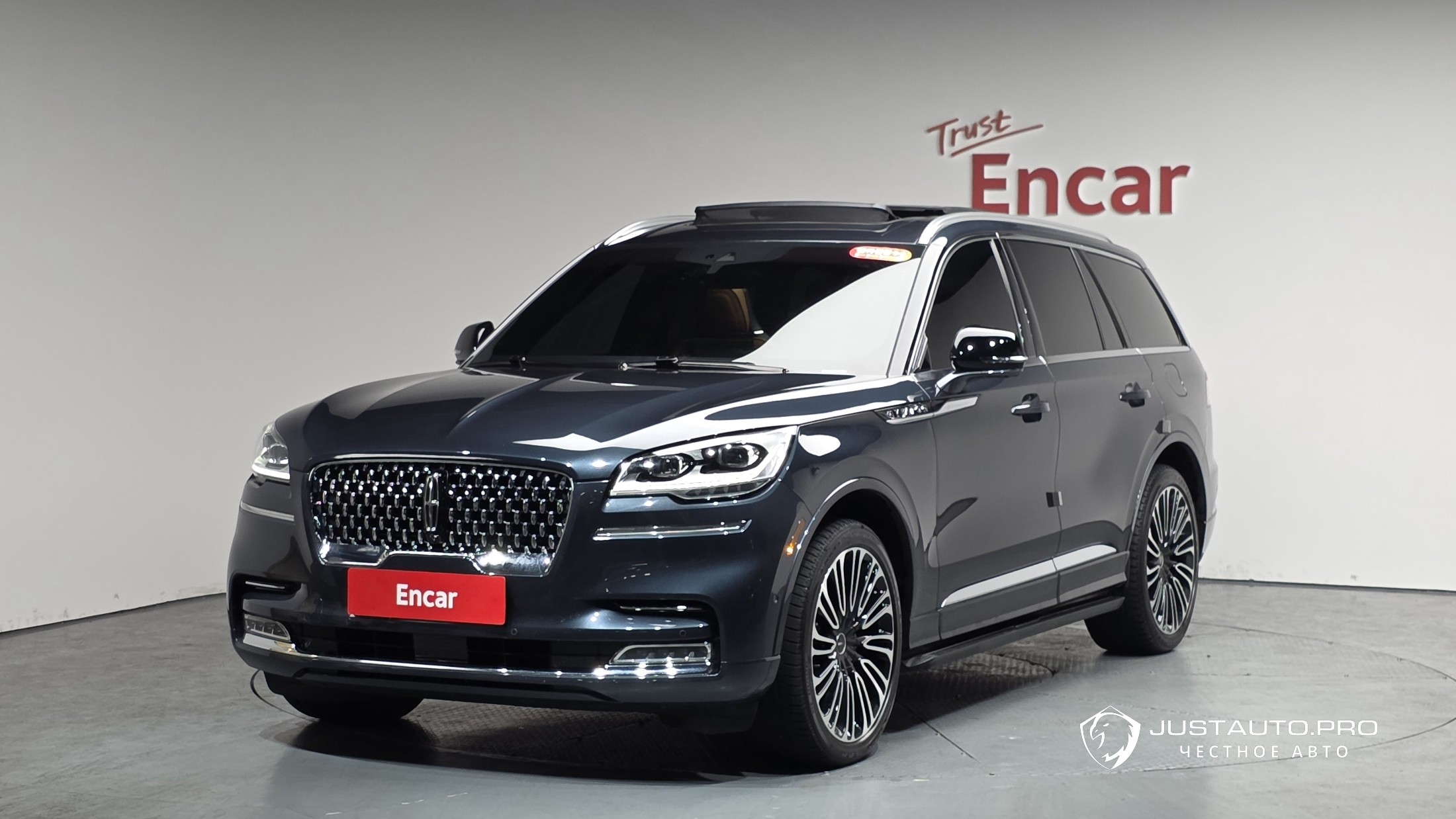 Автомобиль Lincoln Aviator