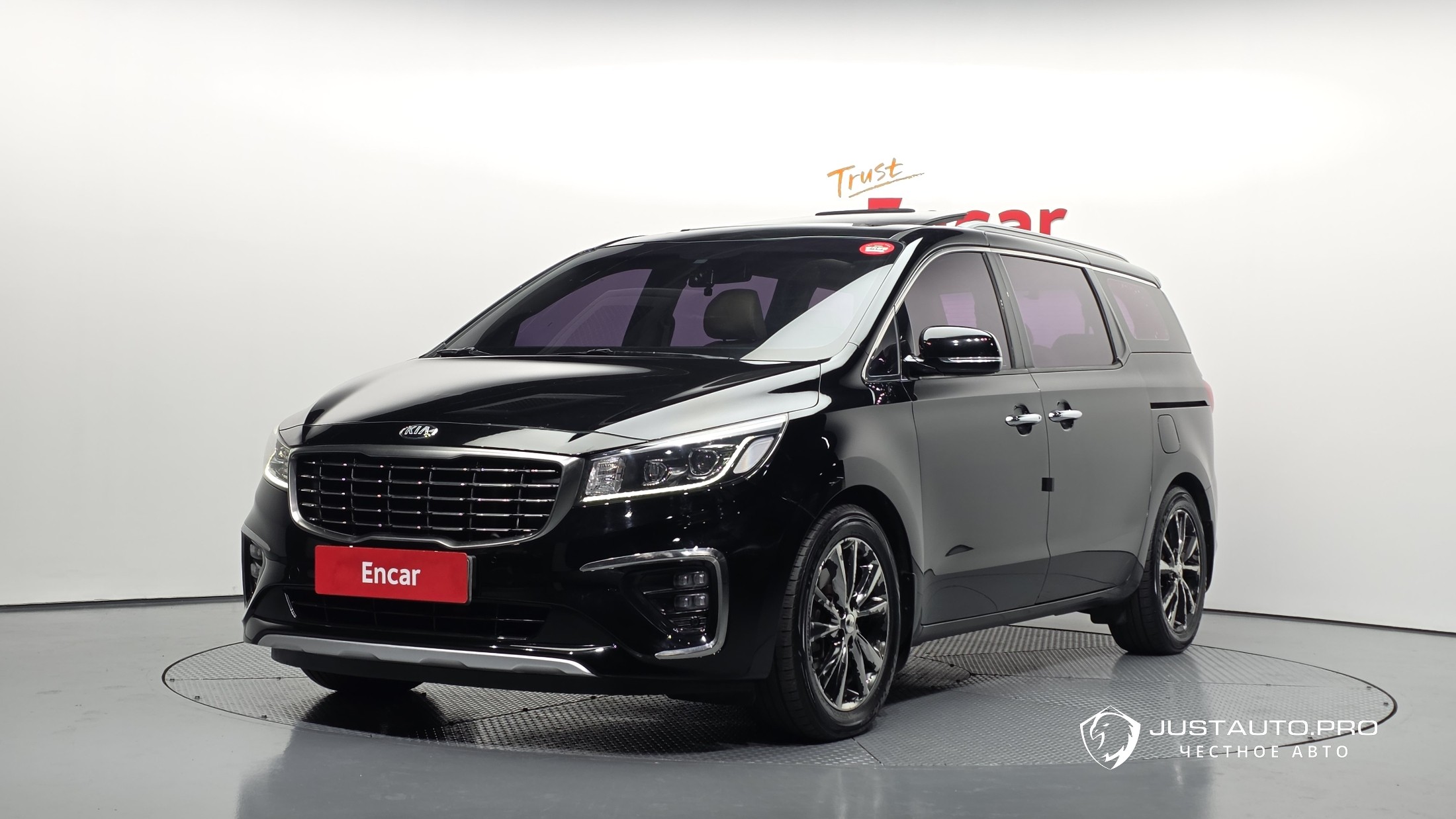 Автомобиль Kia Canival
