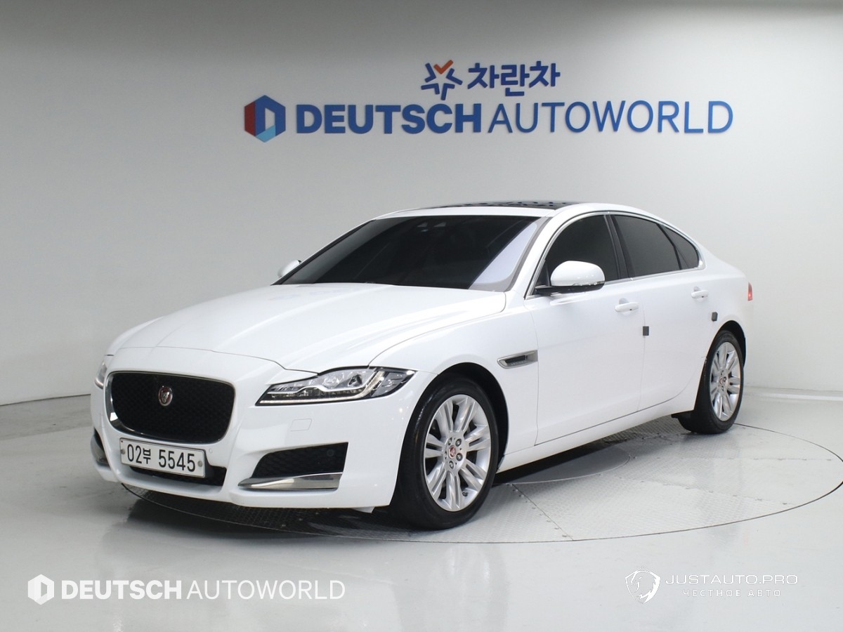 Автомобиль Jaguar XF