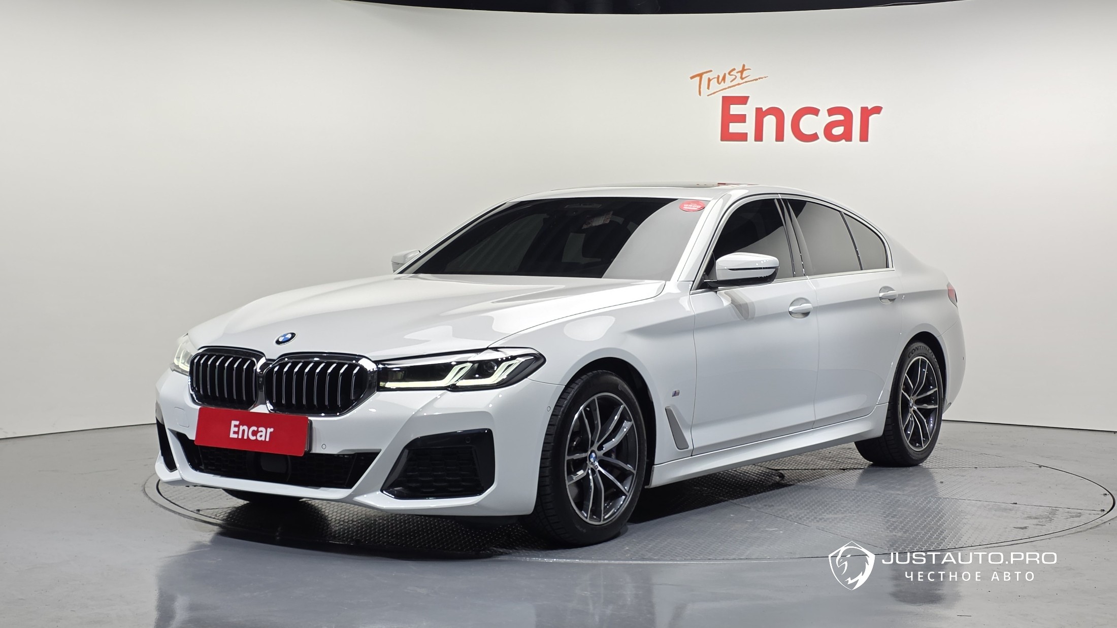 Автомобиль BMW 5-Series