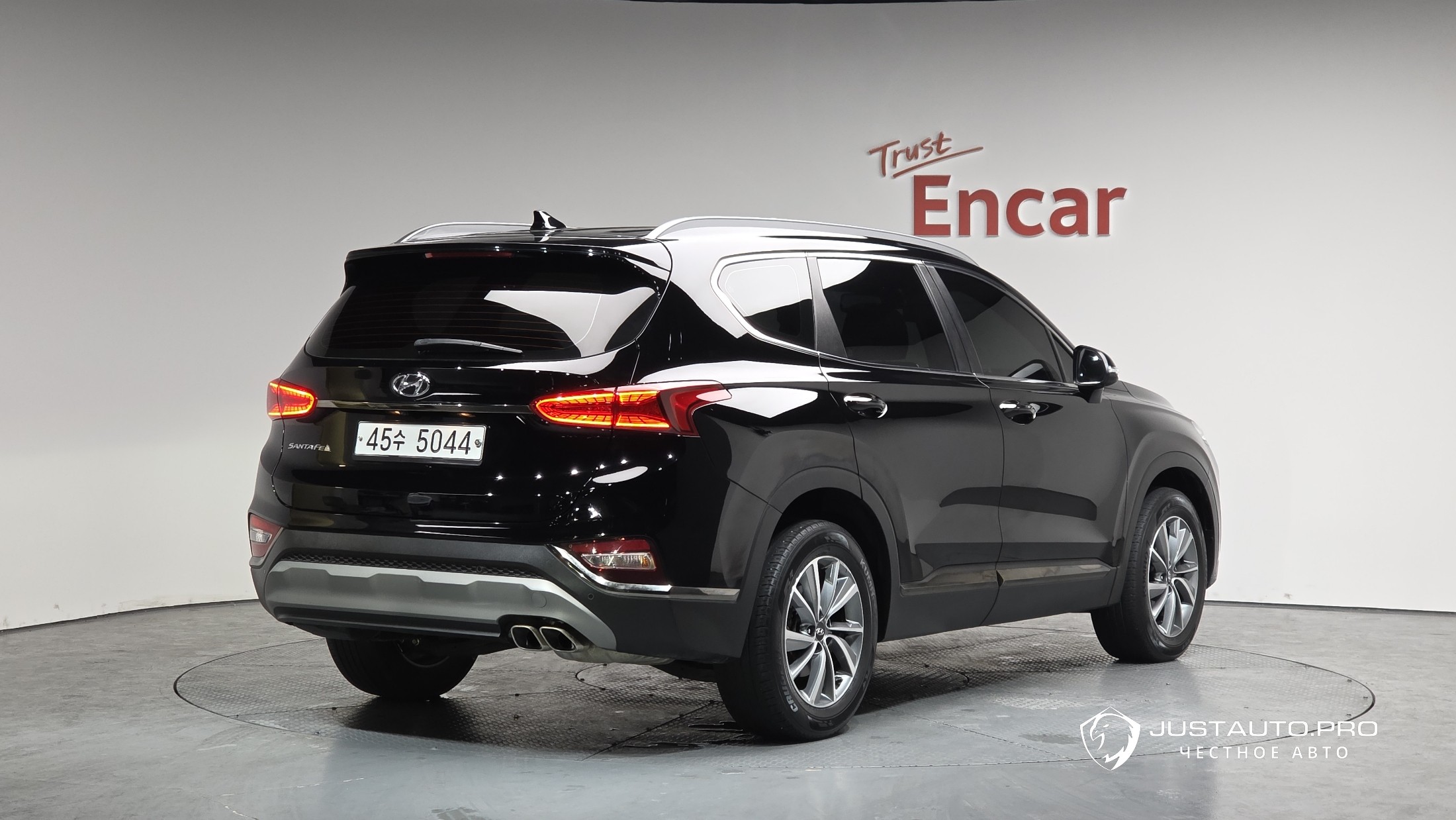 Автомобиль Hyundai Santafe