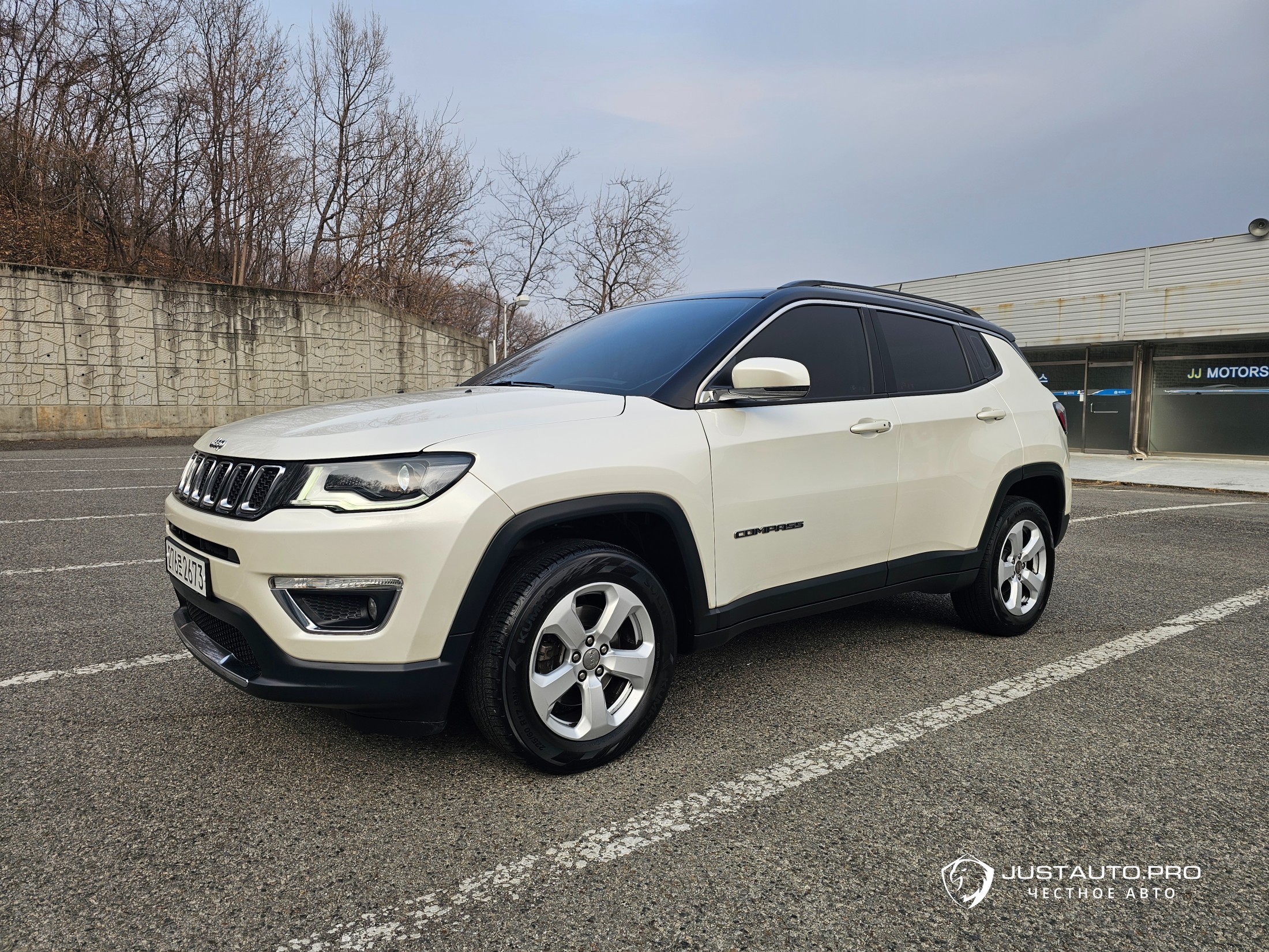 Автомобиль Jeep Compass