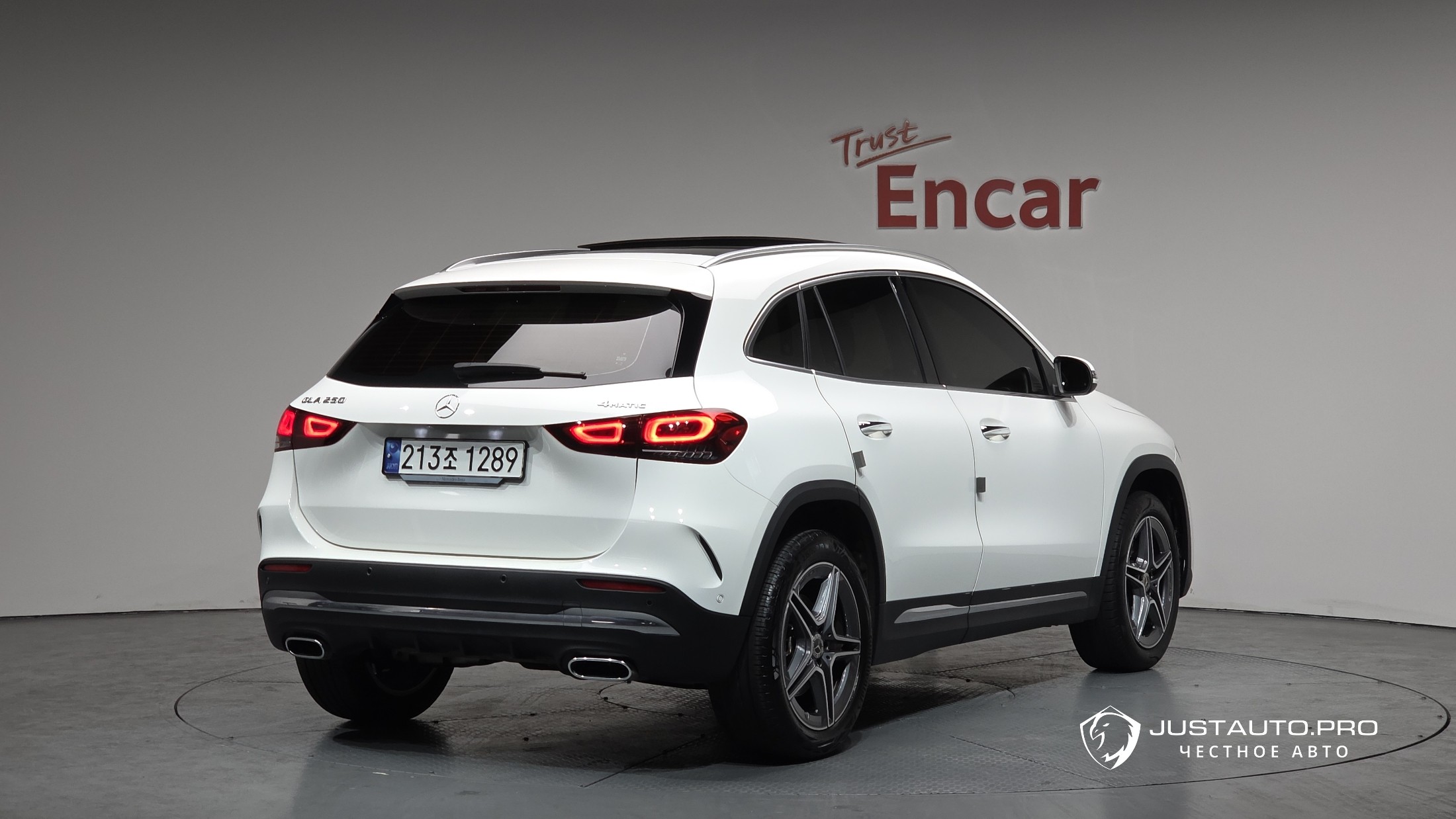 Автомобиль Mercedes-Benz GLA-Class