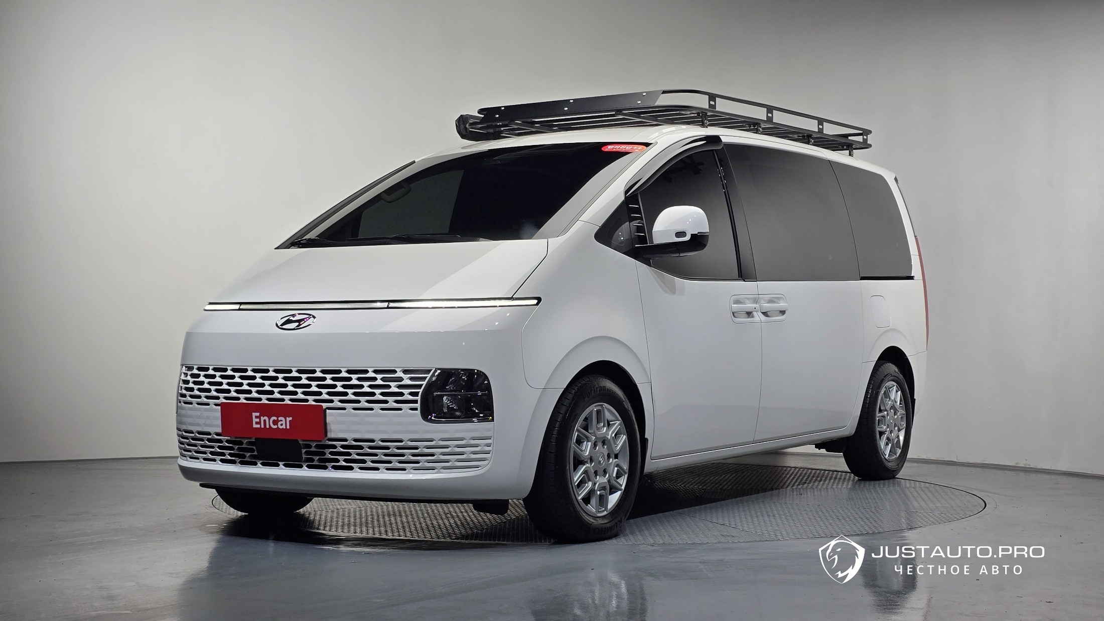 Автомобиль Hyundai Staria