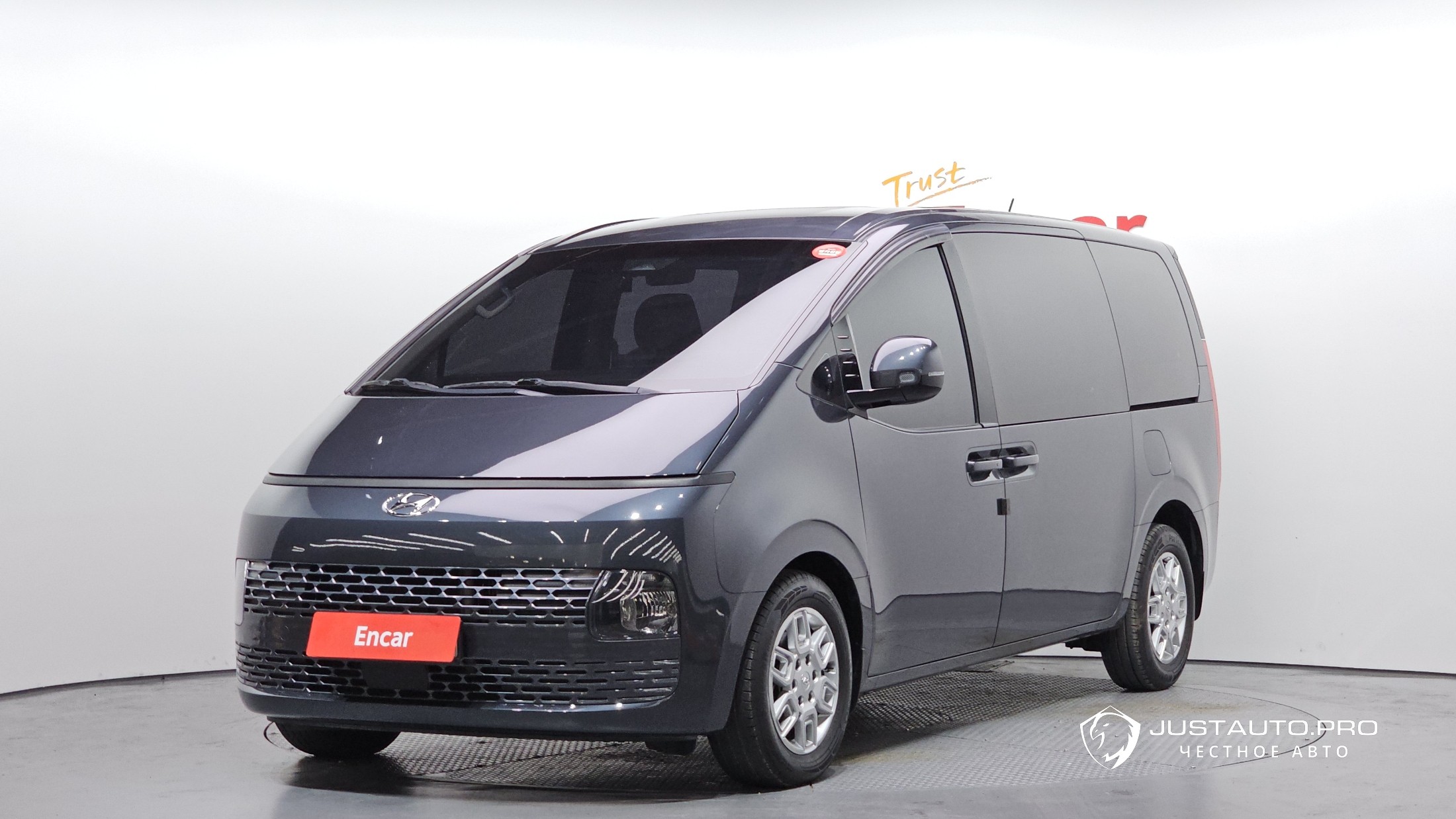 Автомобиль Hyundai Staria