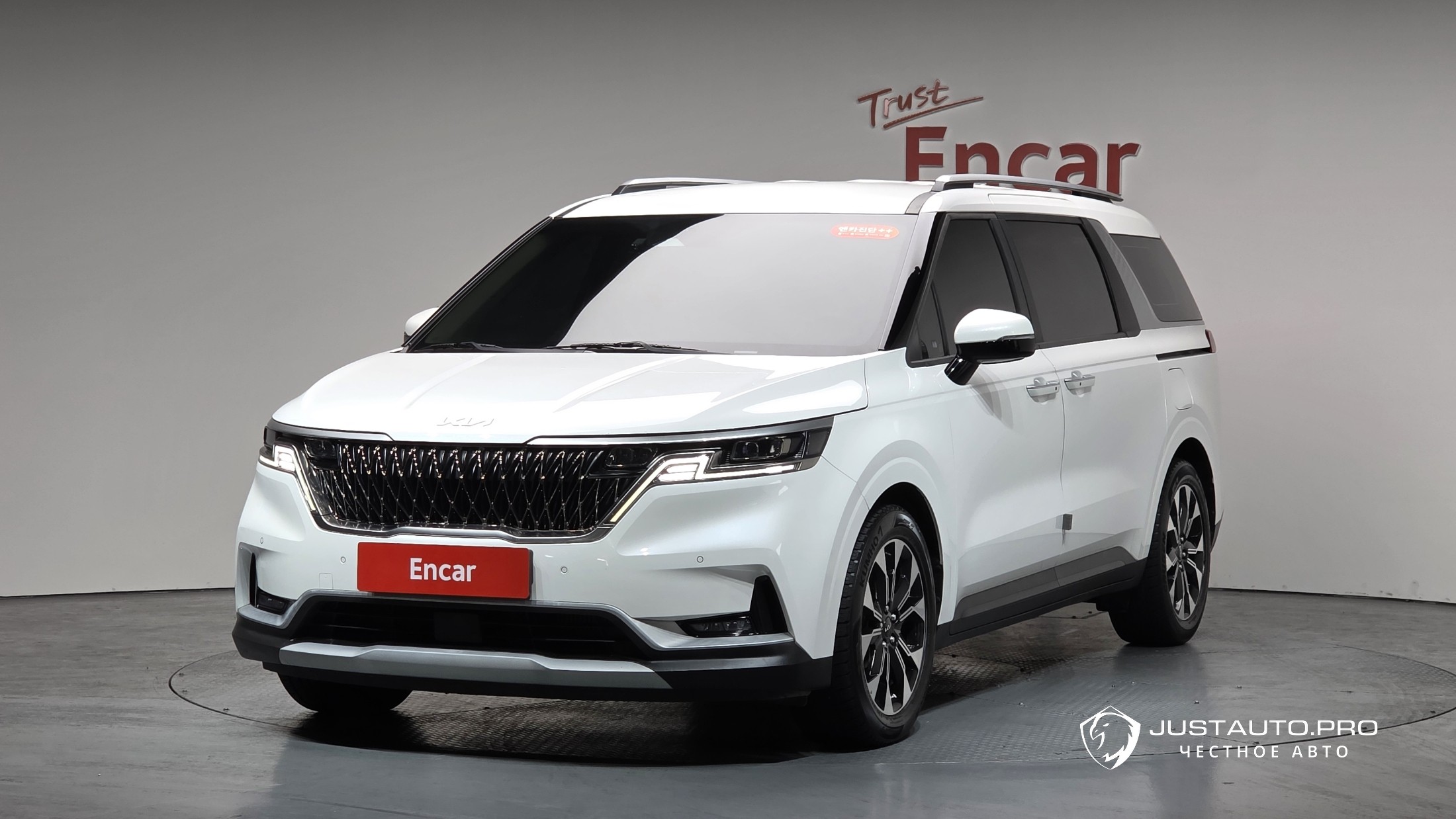 Автомобиль Kia Canival