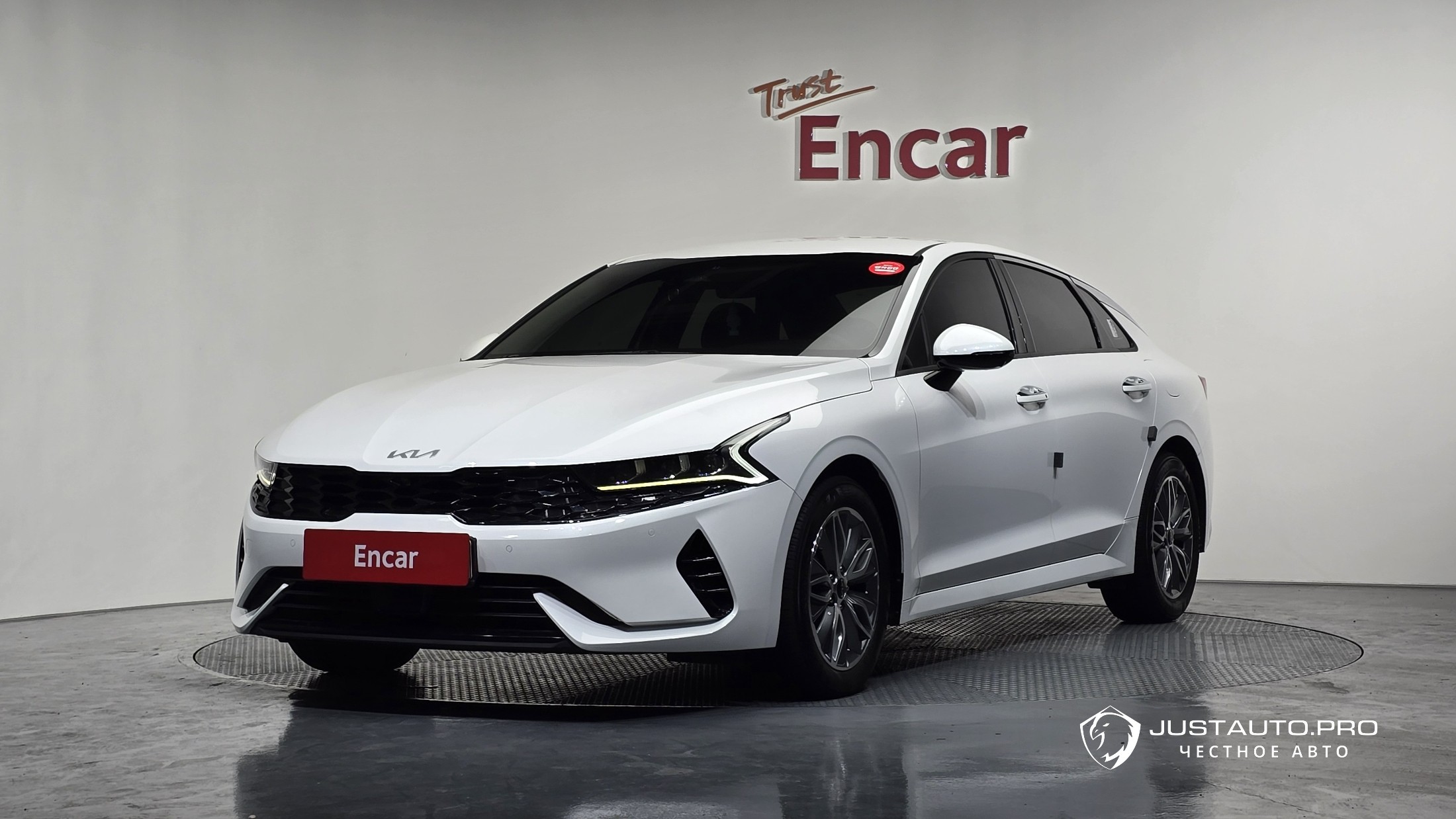 Автомобиль Kia K5