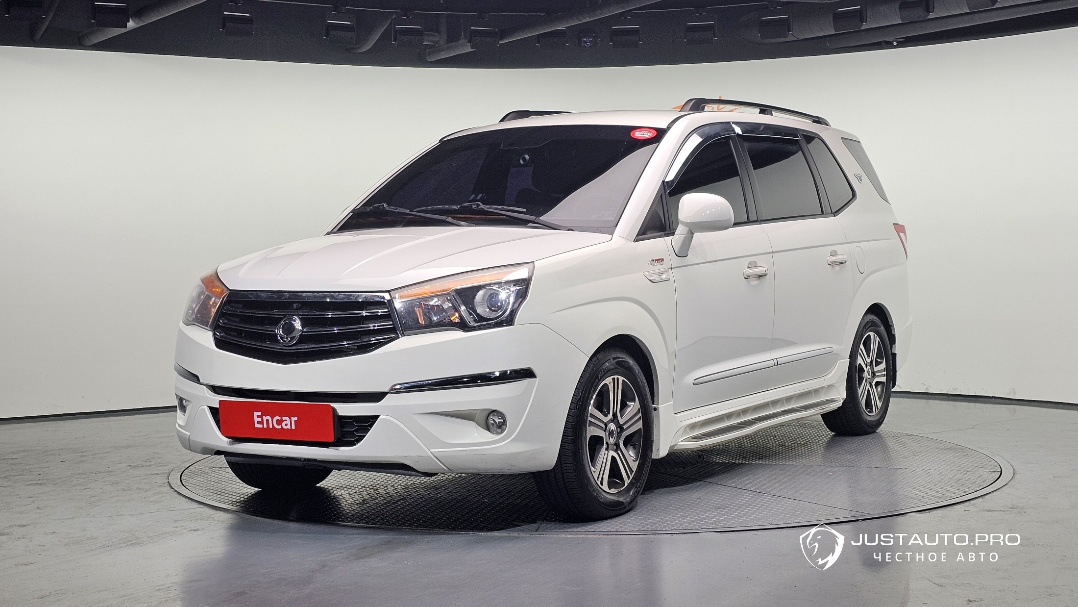 Автомобиль KG_Mobility_Ssangyong KORANDO