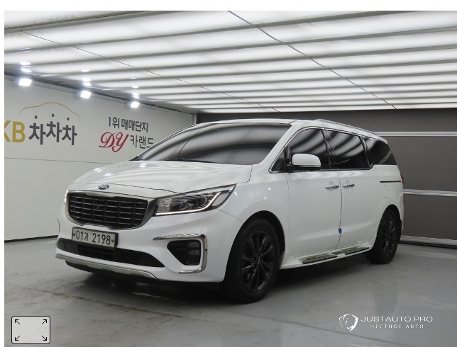 Автомобиль Kia Canival