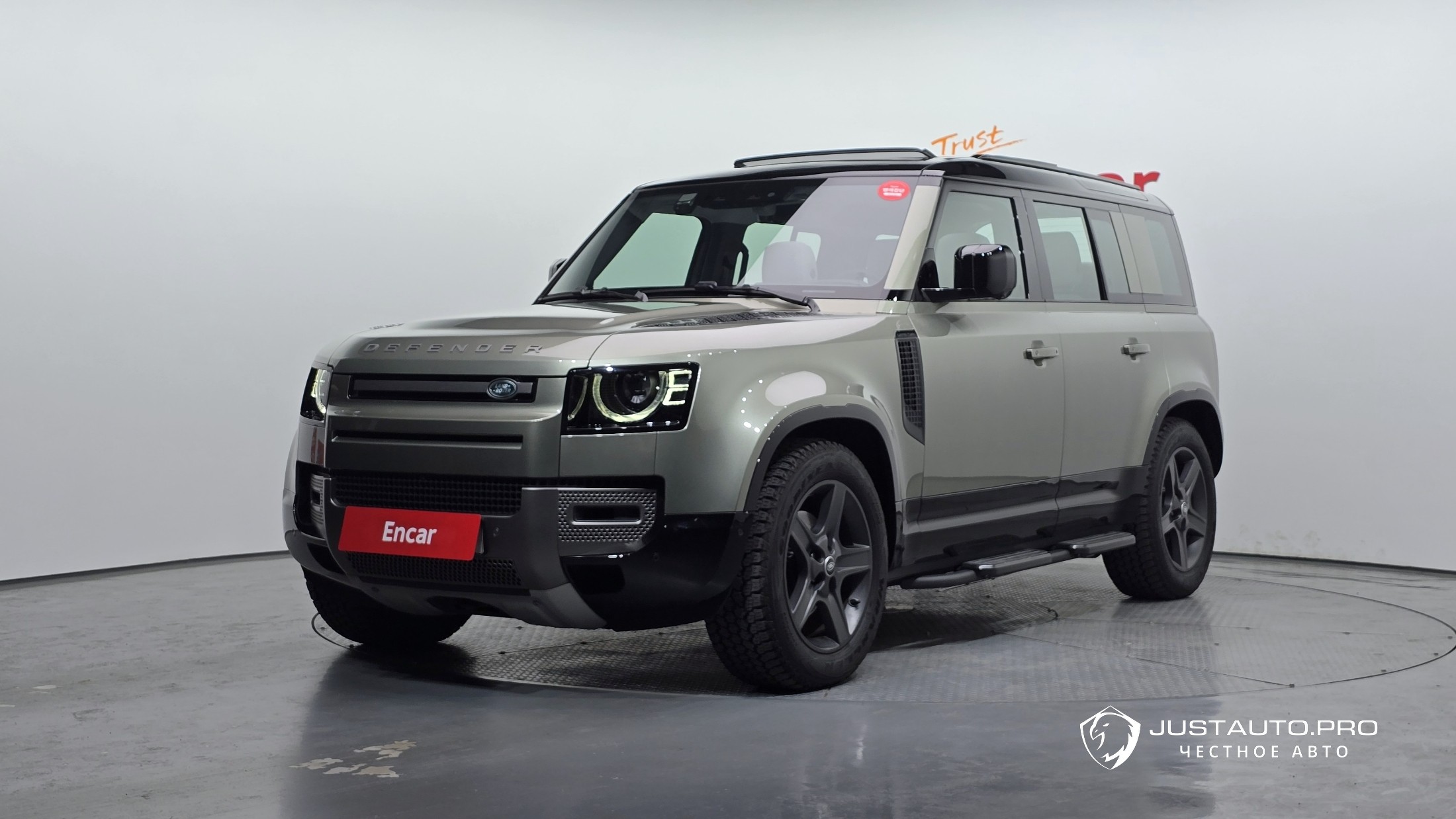 Автомобиль Land Rover Defender