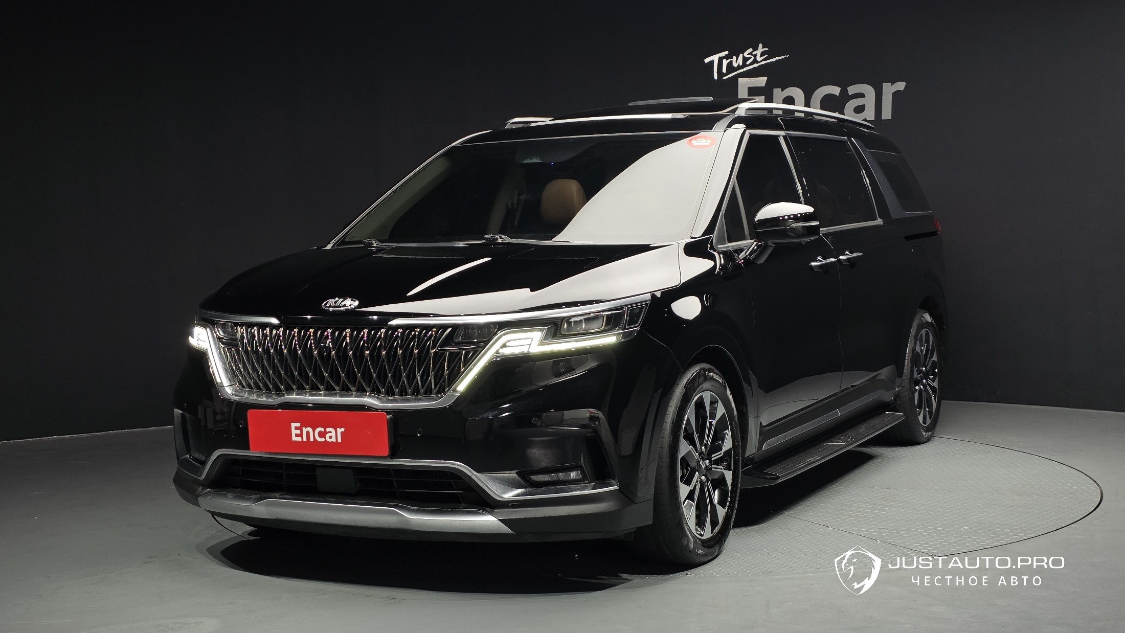 Автомобиль Kia Canival