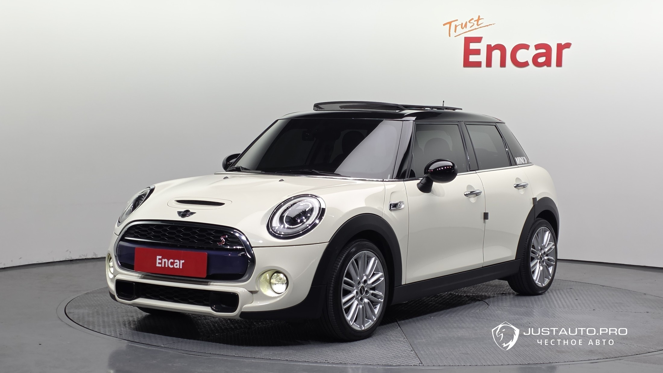 Автомобиль Mini Cooper