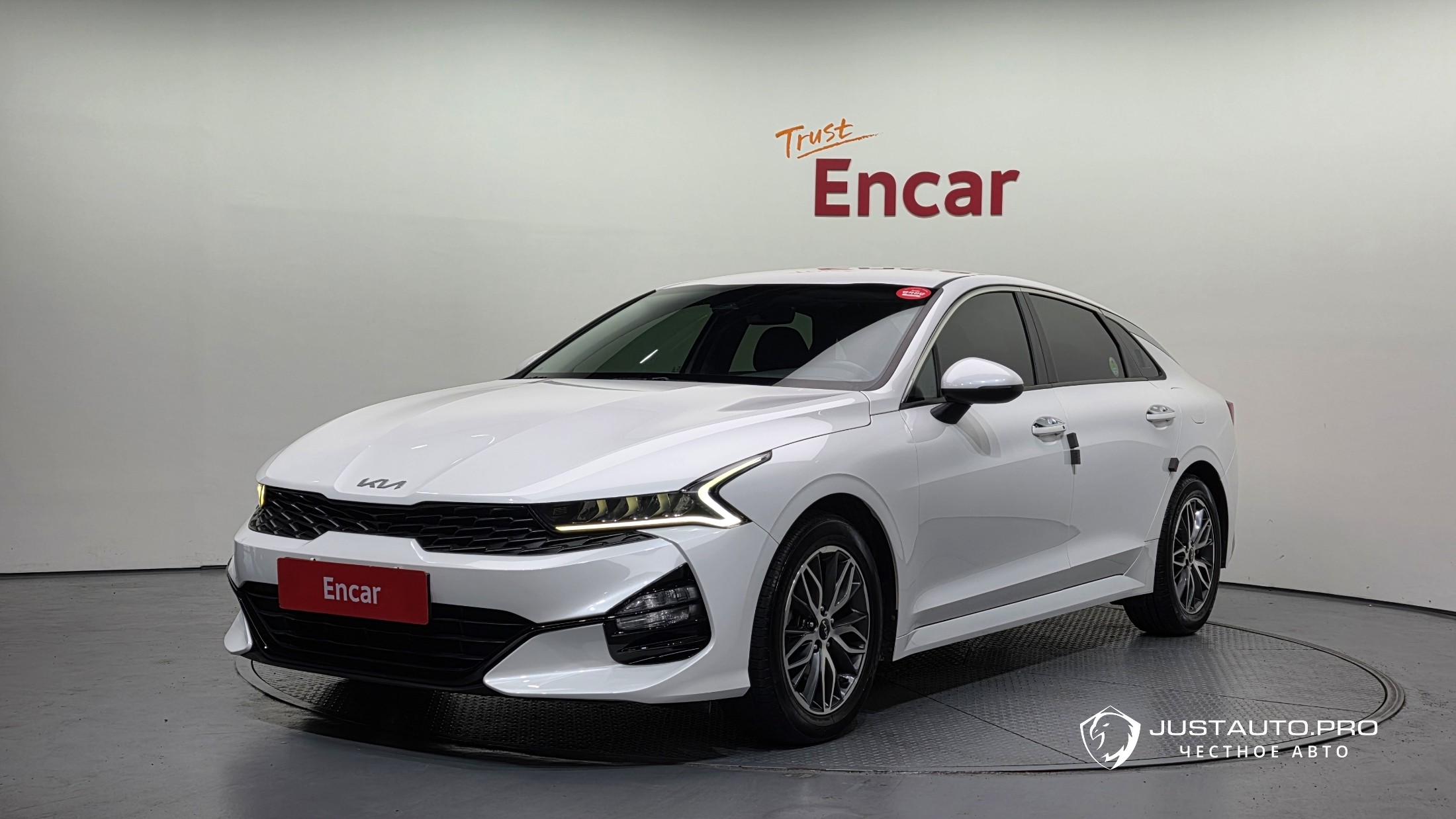 Автомобиль Kia K5