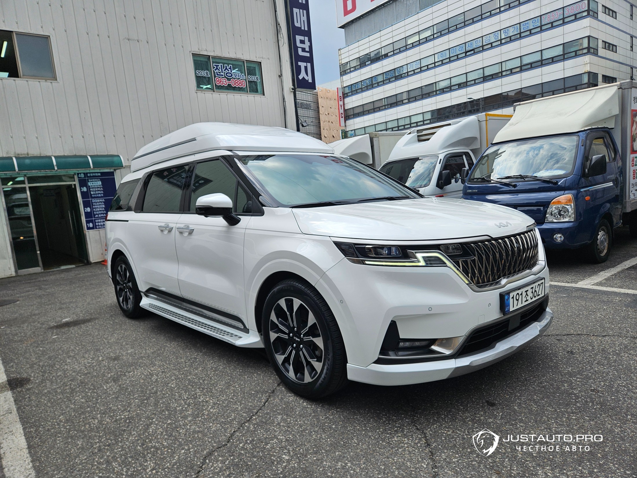 Автомобиль Kia Canival