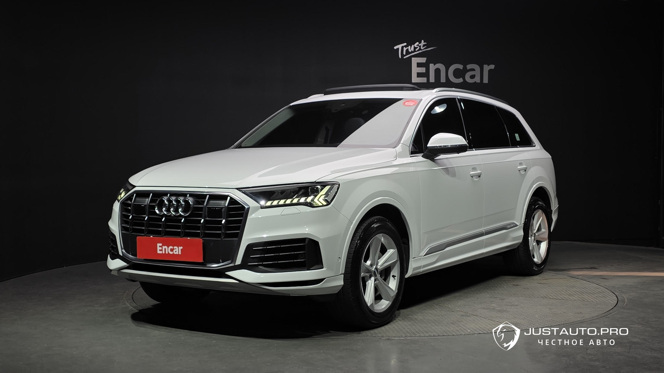 Автомобиль Audi Q7