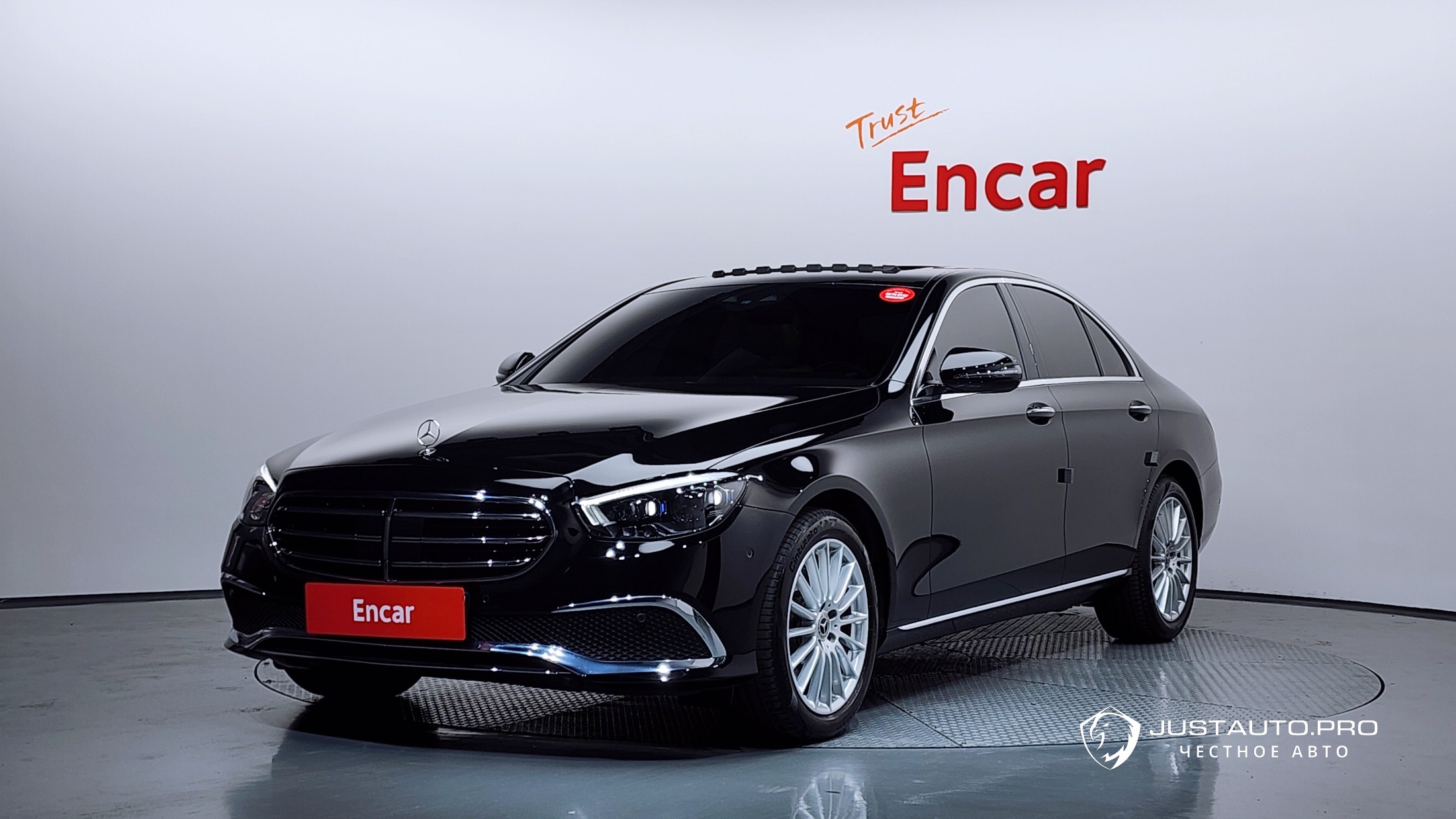 Автомобиль Mercedes-Benz E-Class