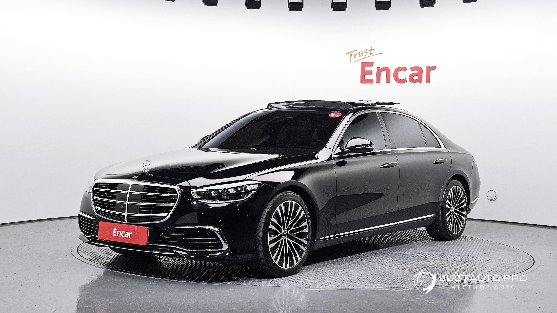 Автомобиль Mercedes-Benz S-Class